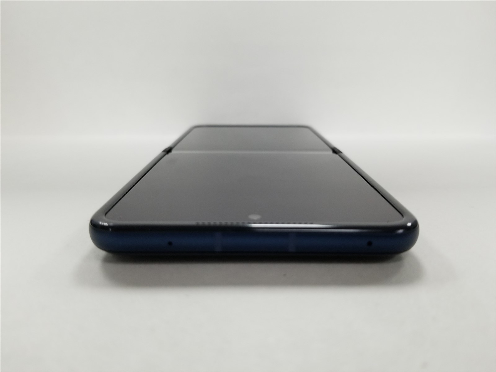 Motorola Razr 2025 256GB Blue XT2553-3 (Dish Wireless) Fully Functional DG6383