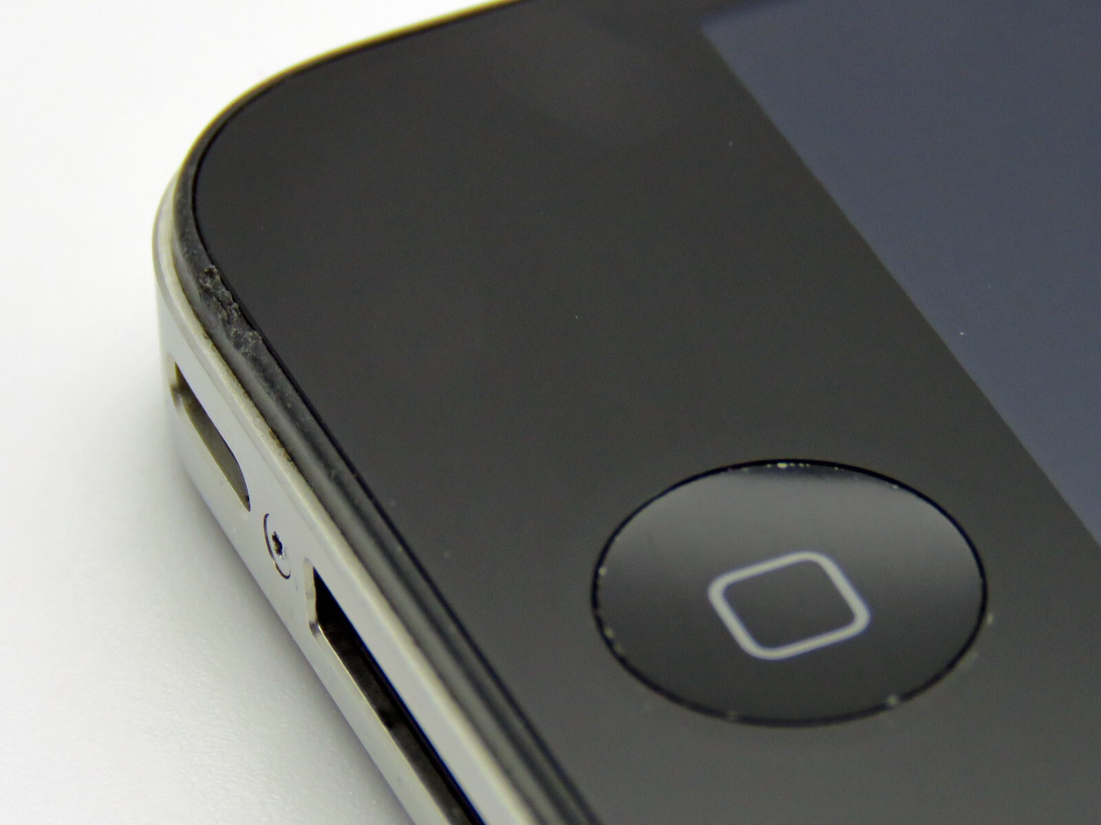 Apple iPhone 4s – 8GB – Black (Unlocked) A1387 (CDMA + GSM)