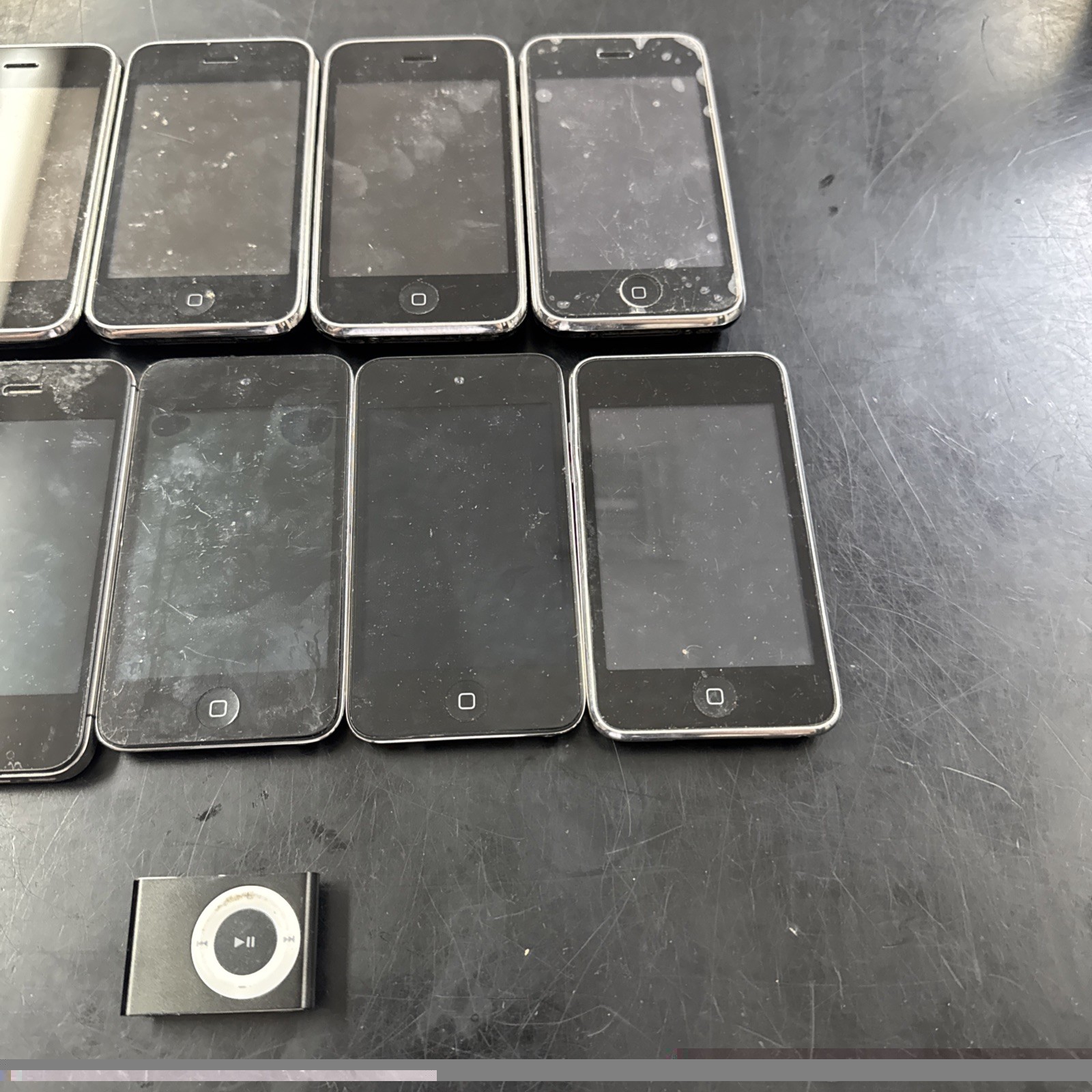 Lot Of 10 – Apple iPhone 3GS 16GB A1303 / iPhone 4 A1332 / Touch 4 – Untested H7