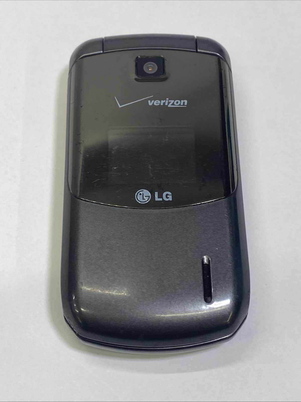 2 LG VX5600 MPP Accolade GRAY Wireless Flip Cell Phones Plug Cord 1.3MP Tested