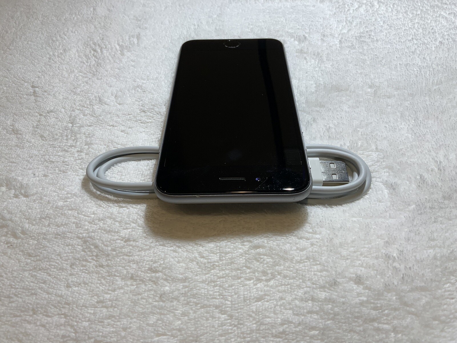 Apple iPhone 6 – 16GB – Space Gray (Unlocked) A1549 (CDMA + GSM)