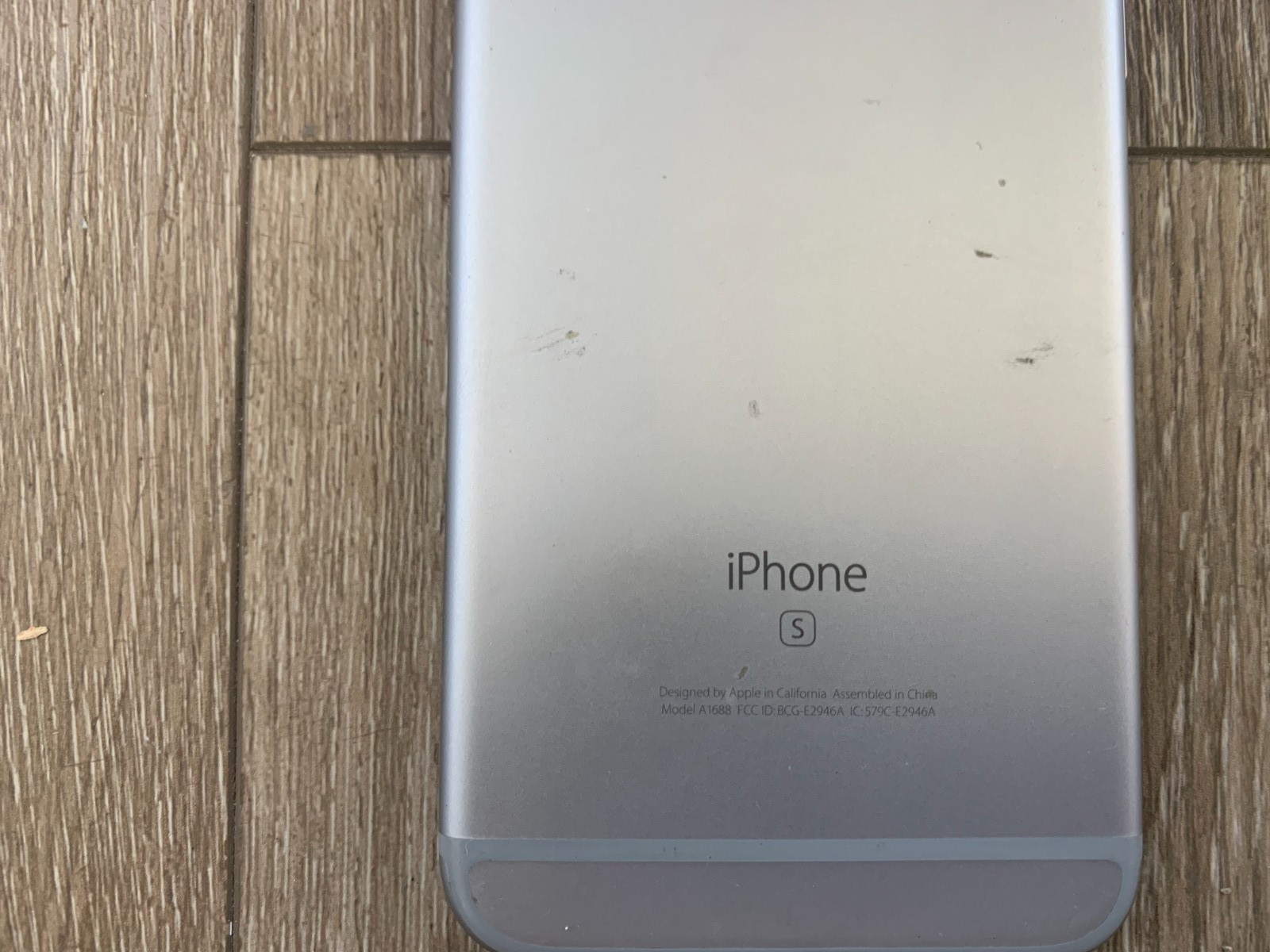 Apple iPhone 6S A1688 32GB 4.7″ Screen Space Gray Unlocked Smartphone