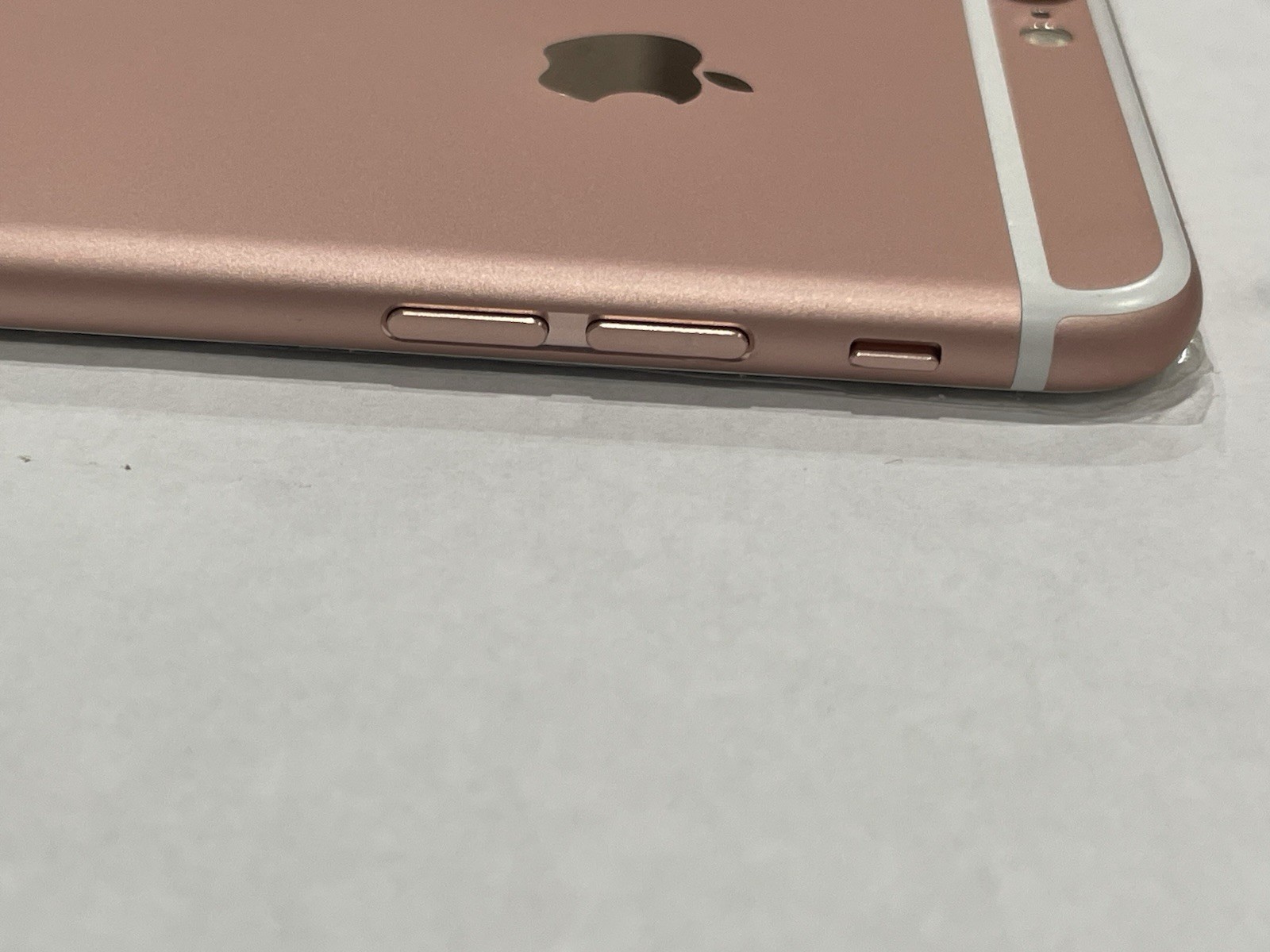 Apple iPhone 6s 32GB A1633 (Metro PCS) Rose Gold – Damaged – Cracked Screen