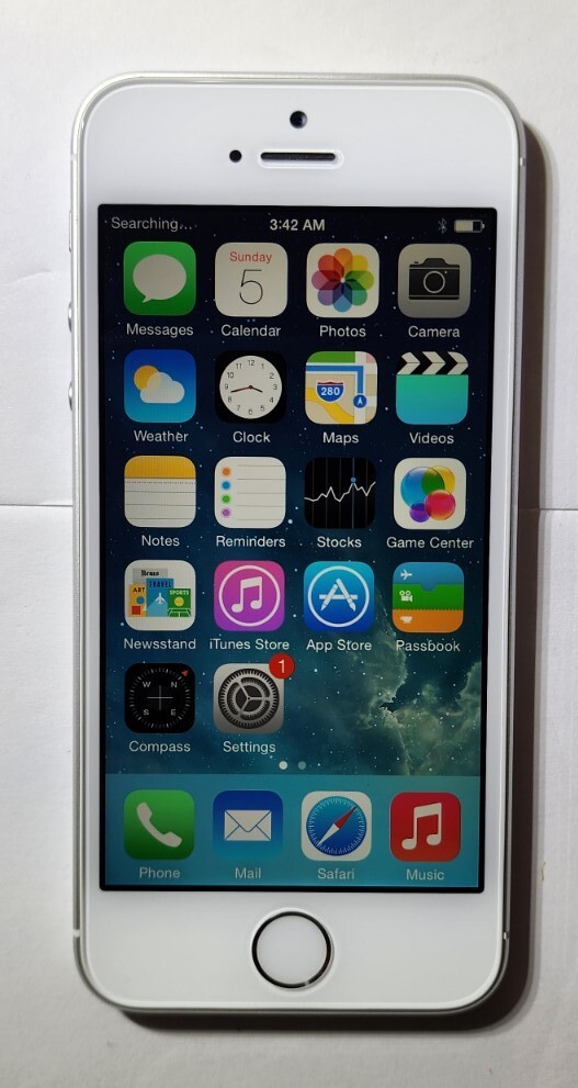 Rare IOS 7.1.2 Apple iPhone 5s – 16GB – Silver GSM UNLOCKED – PRISTINE CONDITION
