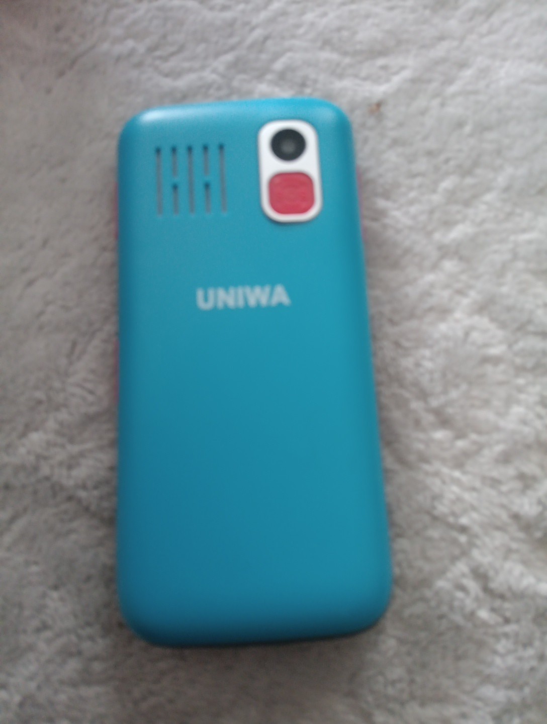 Uniwa 3gPhone for Senior Elder BIG KEY FONT LOUD RING. V808g