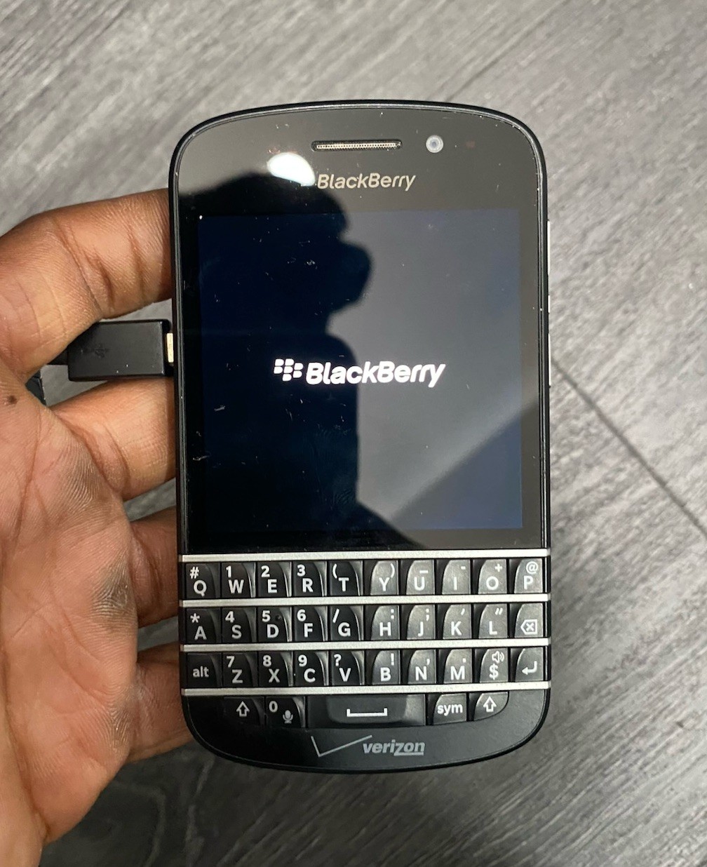 BlackBerry Q10 SQN100-2 Smartphone AT&T QWERTY Keyboard Powers On Read