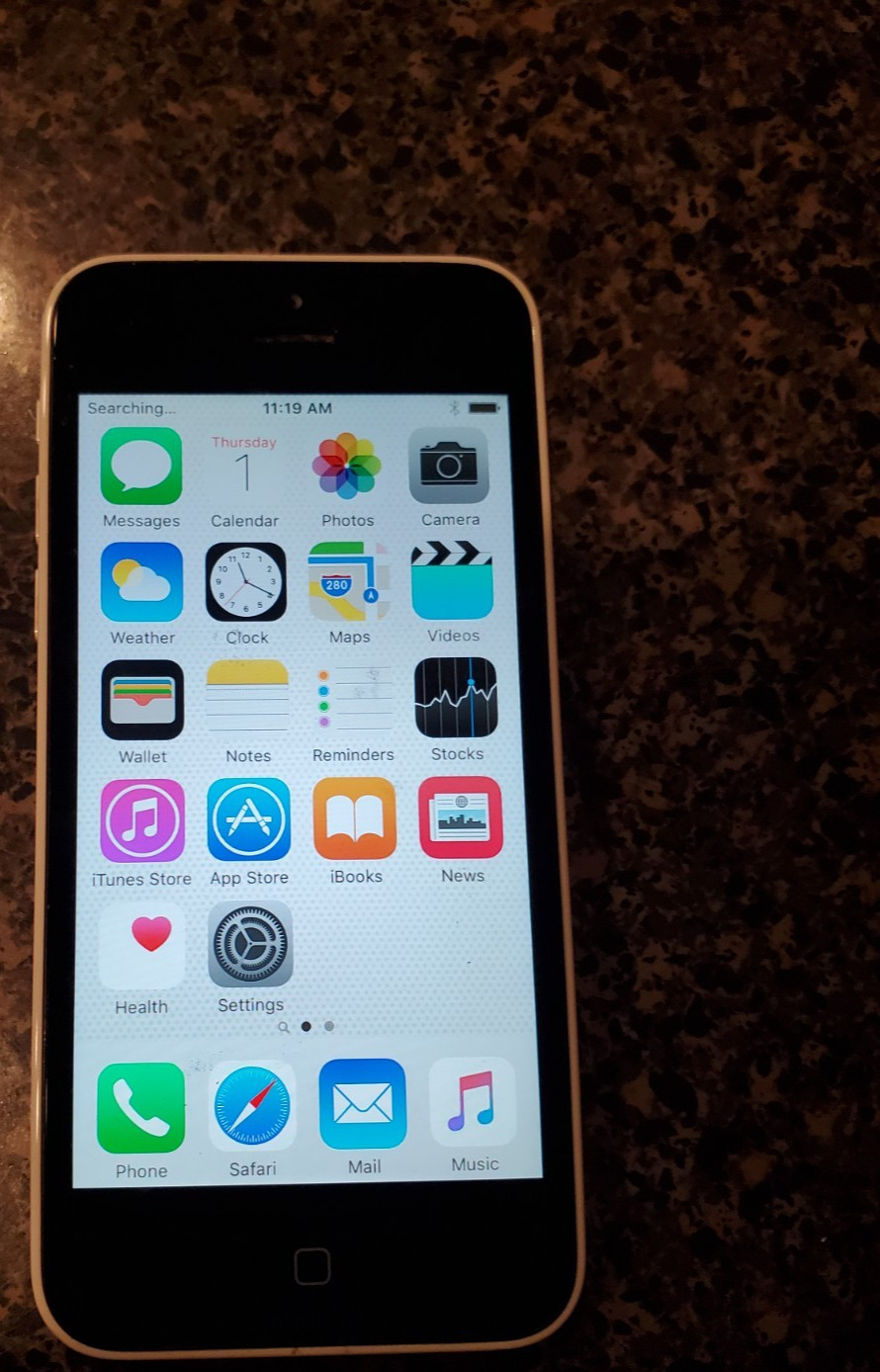 Apple iPhone 1532 – 8 GB / 16 GB / – PINK