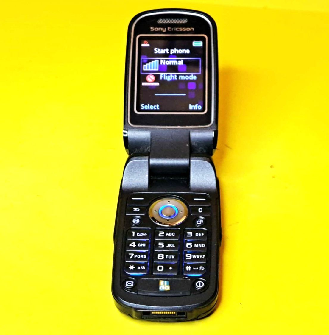 ⚡2G ONLY⚡SONY ERICSSON Z710i 1.9″ 2MP GSM 10MB TFT FLIP FLIP OLD FIDO CELL PHONE