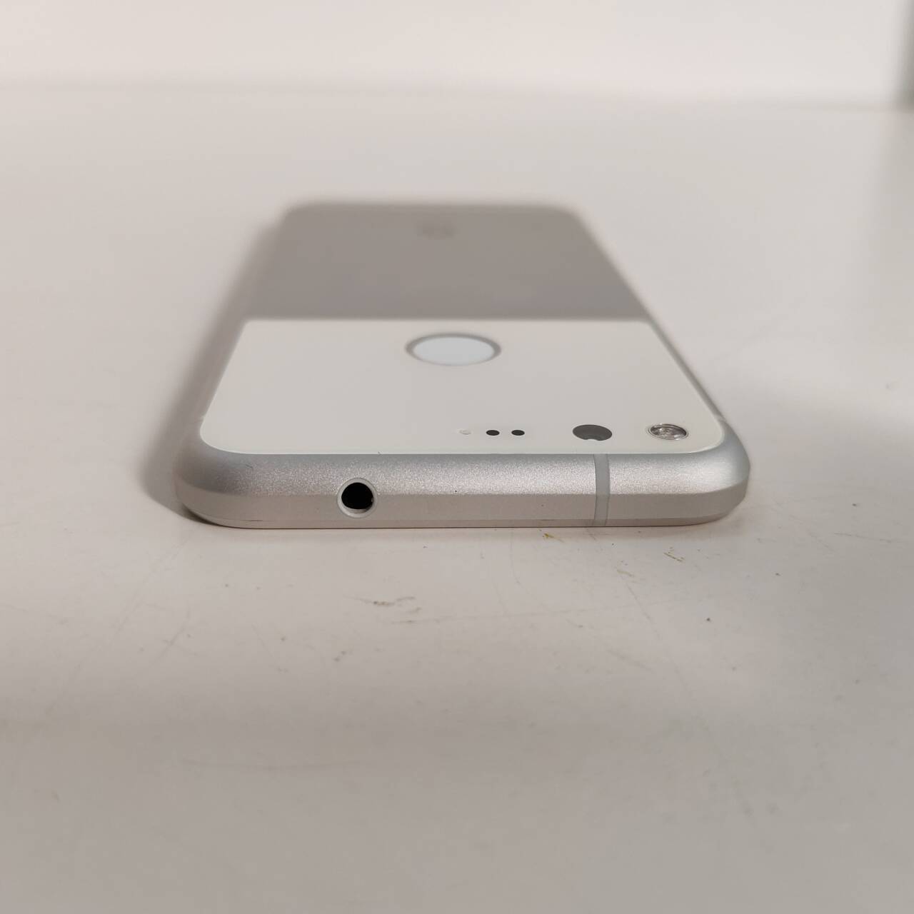 Original Google Pixel (1st Gen) – 2016 Pixel XL Unlocked 4G 32/128GB android