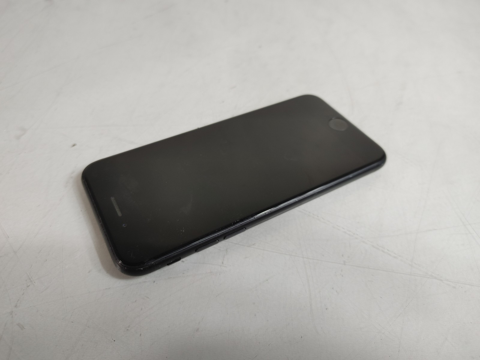 Apple iPhone 7 A1660 32 GB iOS 15.8.7 (Wi-Fi + 4G) Unlocked