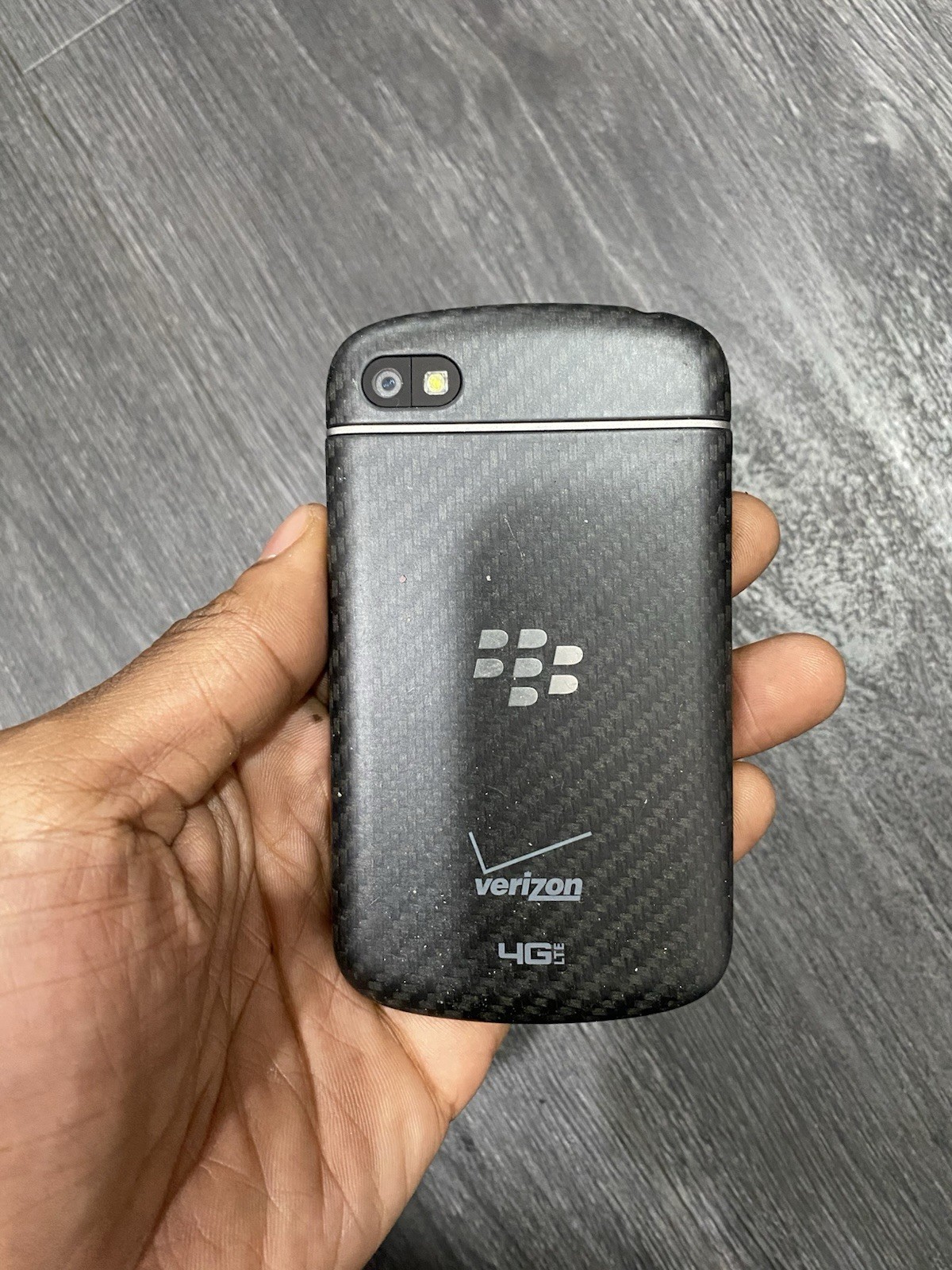 BlackBerry Q10 SQN100-2 Smartphone AT&T QWERTY Keyboard Powers On Read