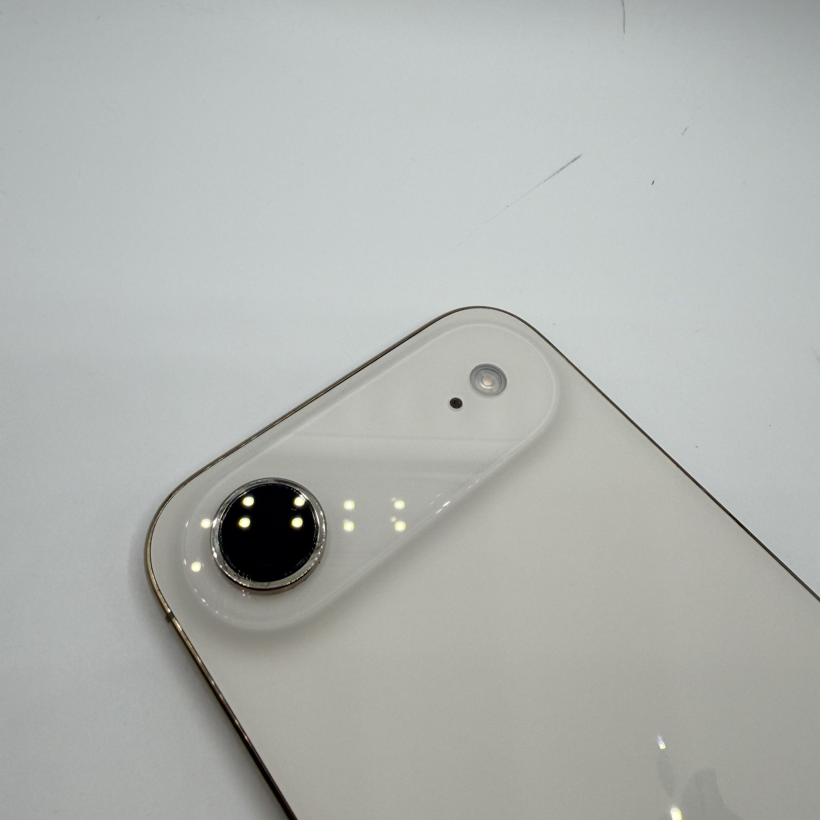 Apple iPhone Air – 256 GB – Light Gold Read
