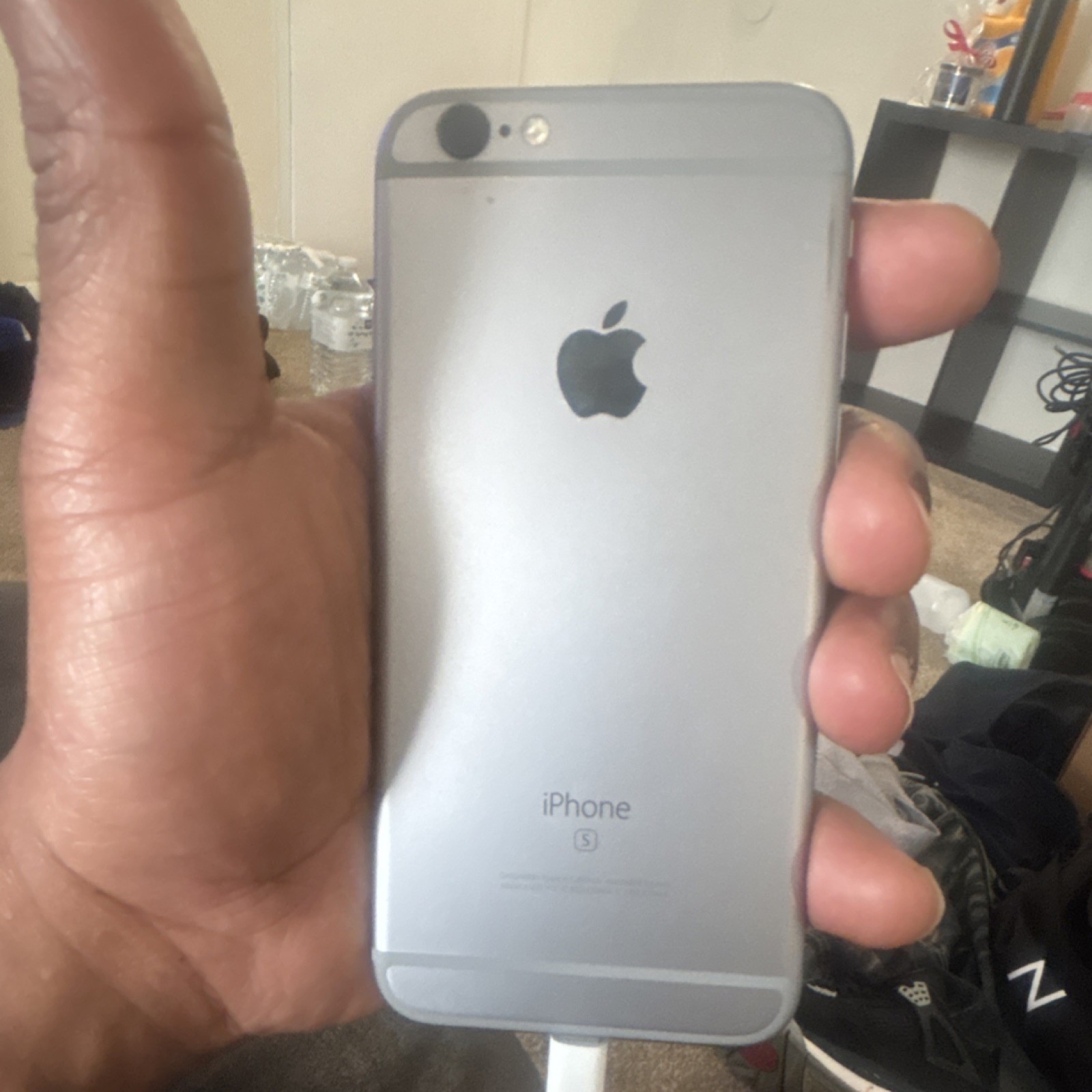 Apple iPhone 6s Silver 4.7″ Smartphone 12MP Camera 2GB RAM Bluetooth Wi-Fi NFC