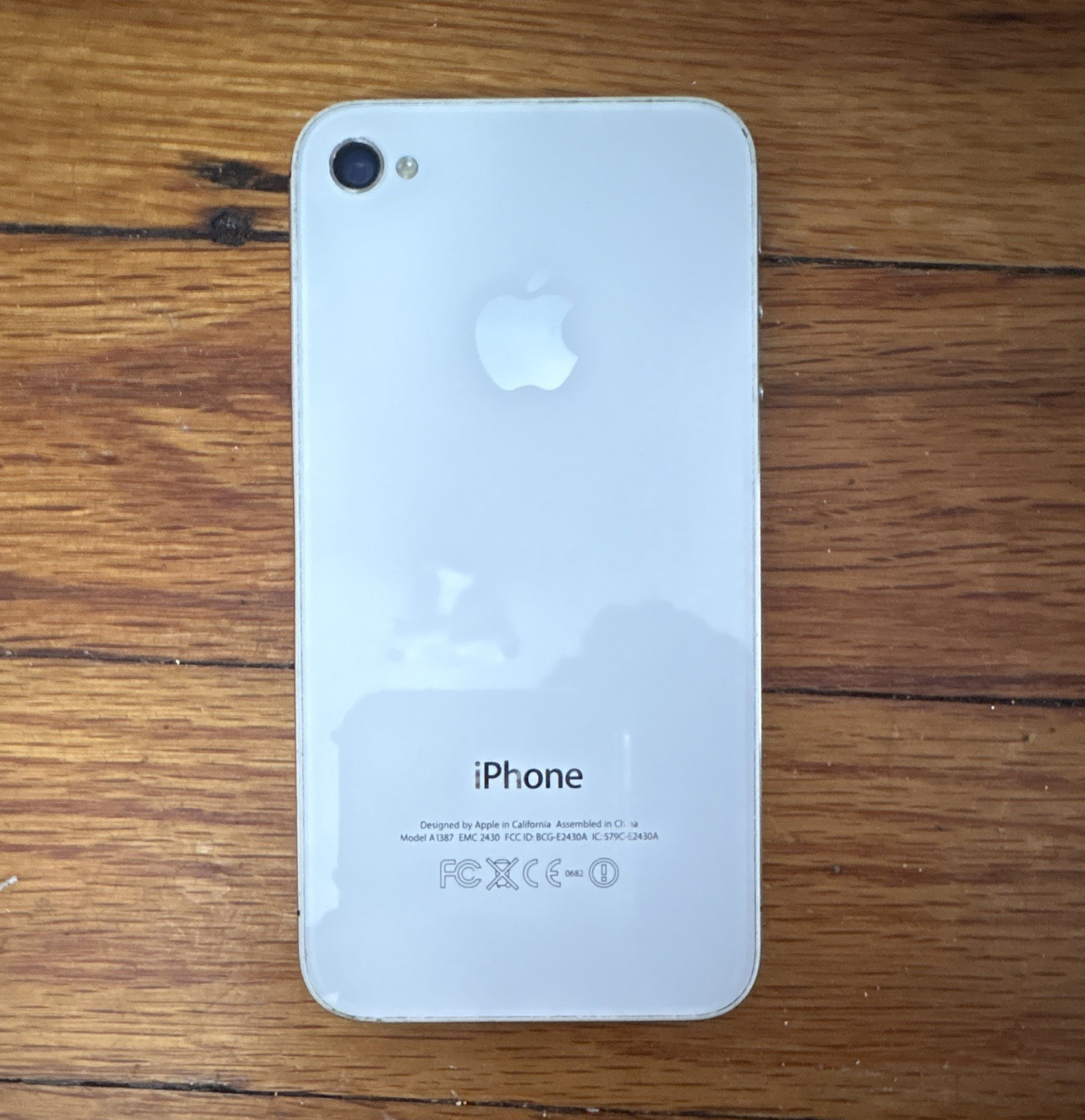 Apple iPhone 4 A1387 16GB White iOS 3.5in CDMA Wi‑Fi Smartphone