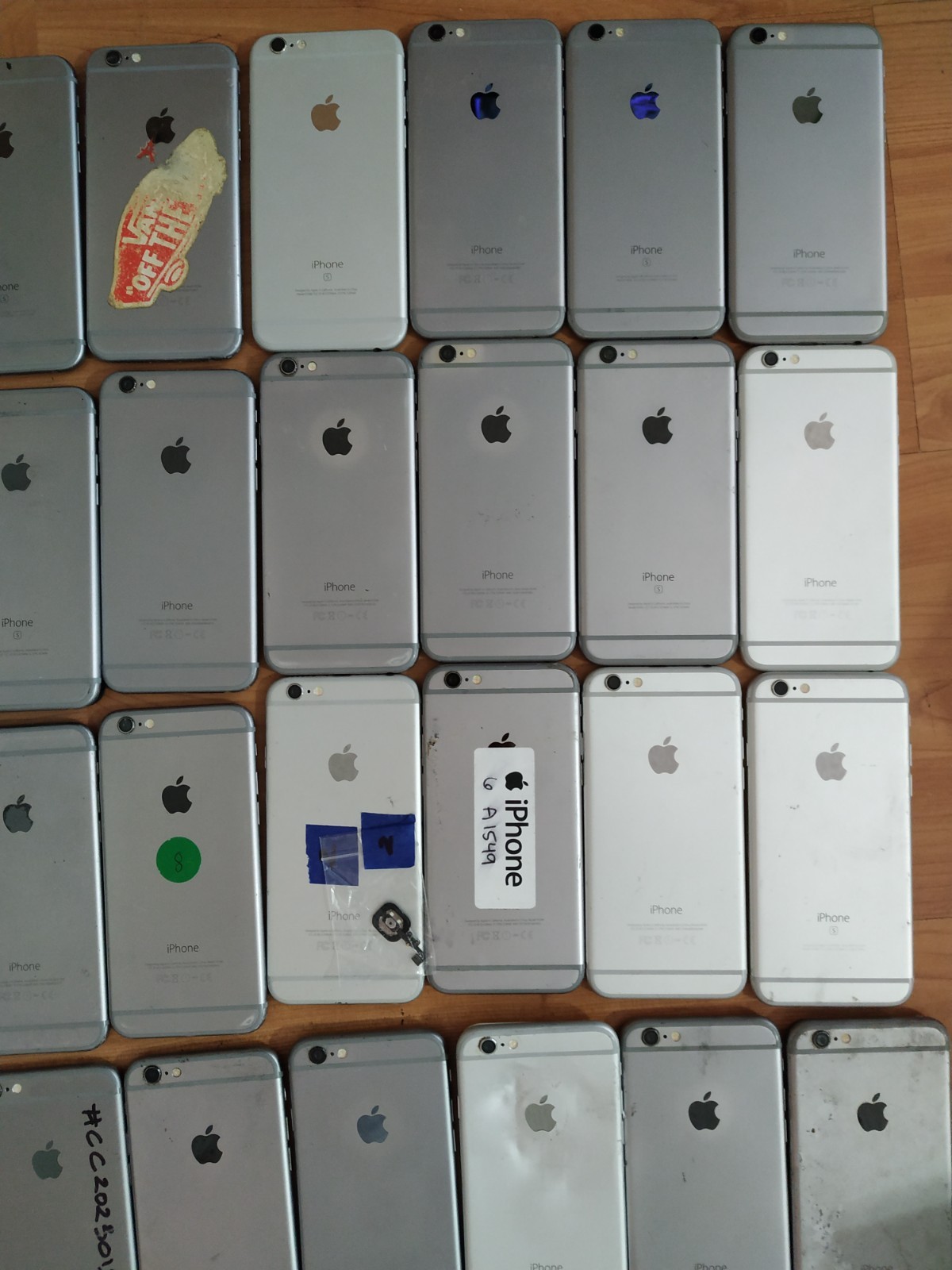 Lot of 60 Apple iPhone 6 or 6s 16GB or 32GB for parts