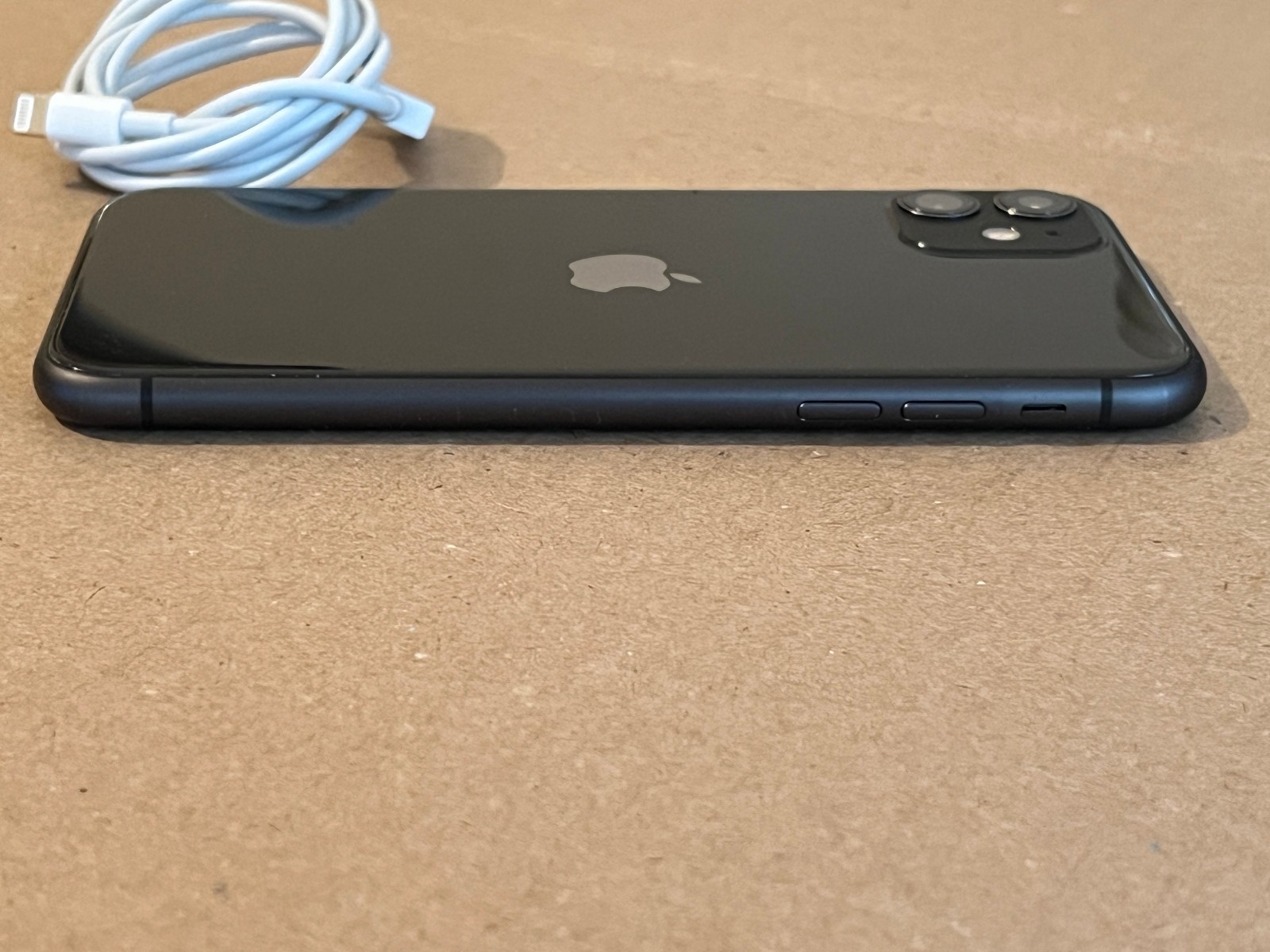 Apple iPhone 11 64GB Black Unlocked A2111 READ
