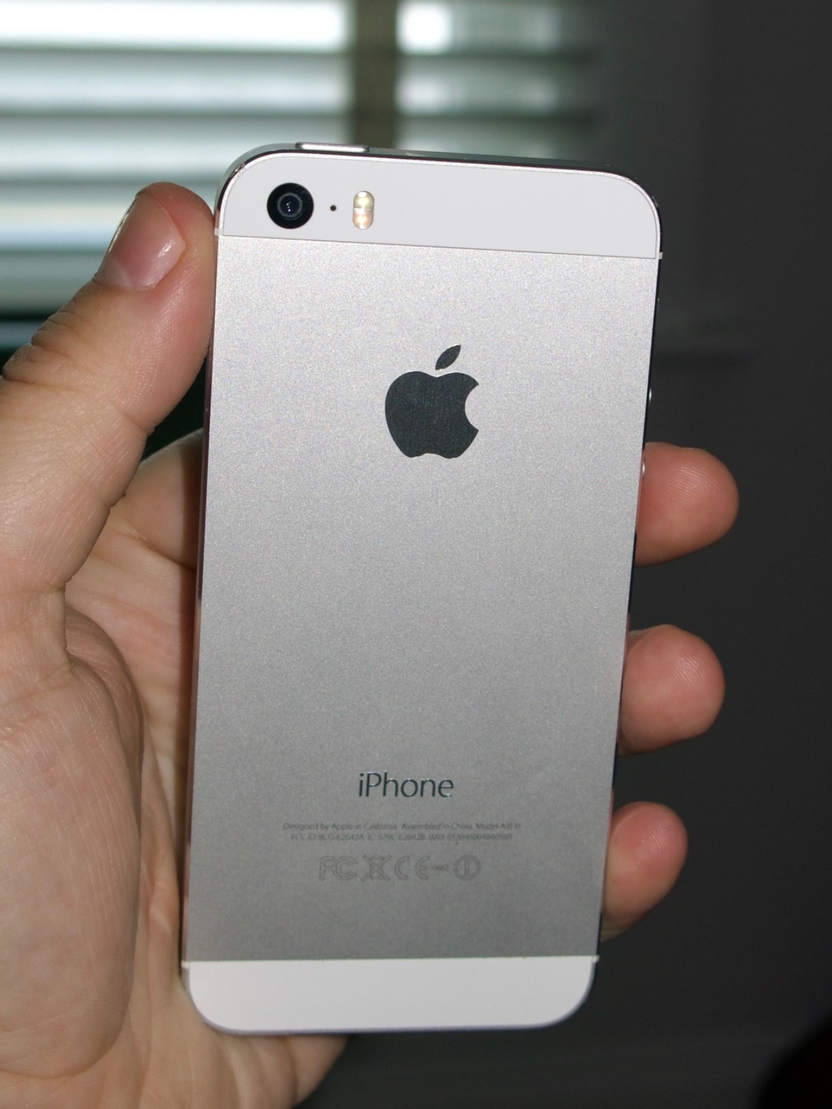 Apple iPhone 5s – 16 GB – Silver (Unlocked) RARE iOS 7.1.2