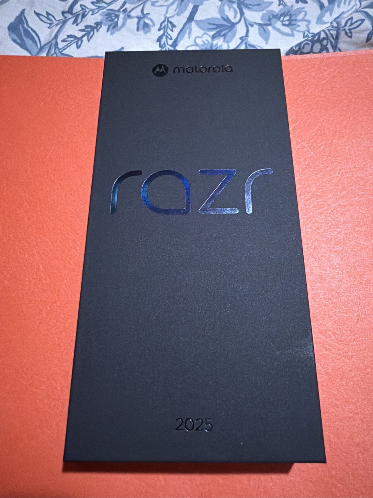 Motorola PB880009US Razr 2025 256GB 6.9″ Folding Smartphone
