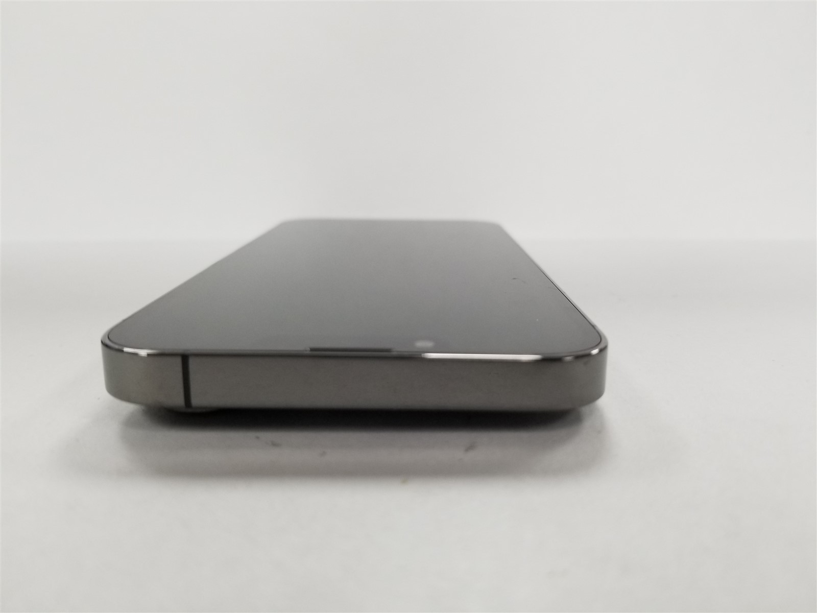 Apple iPhone 13 Pro 1TB Graphite A2483 Unlocked 80% to 89% Battery Health DV8922