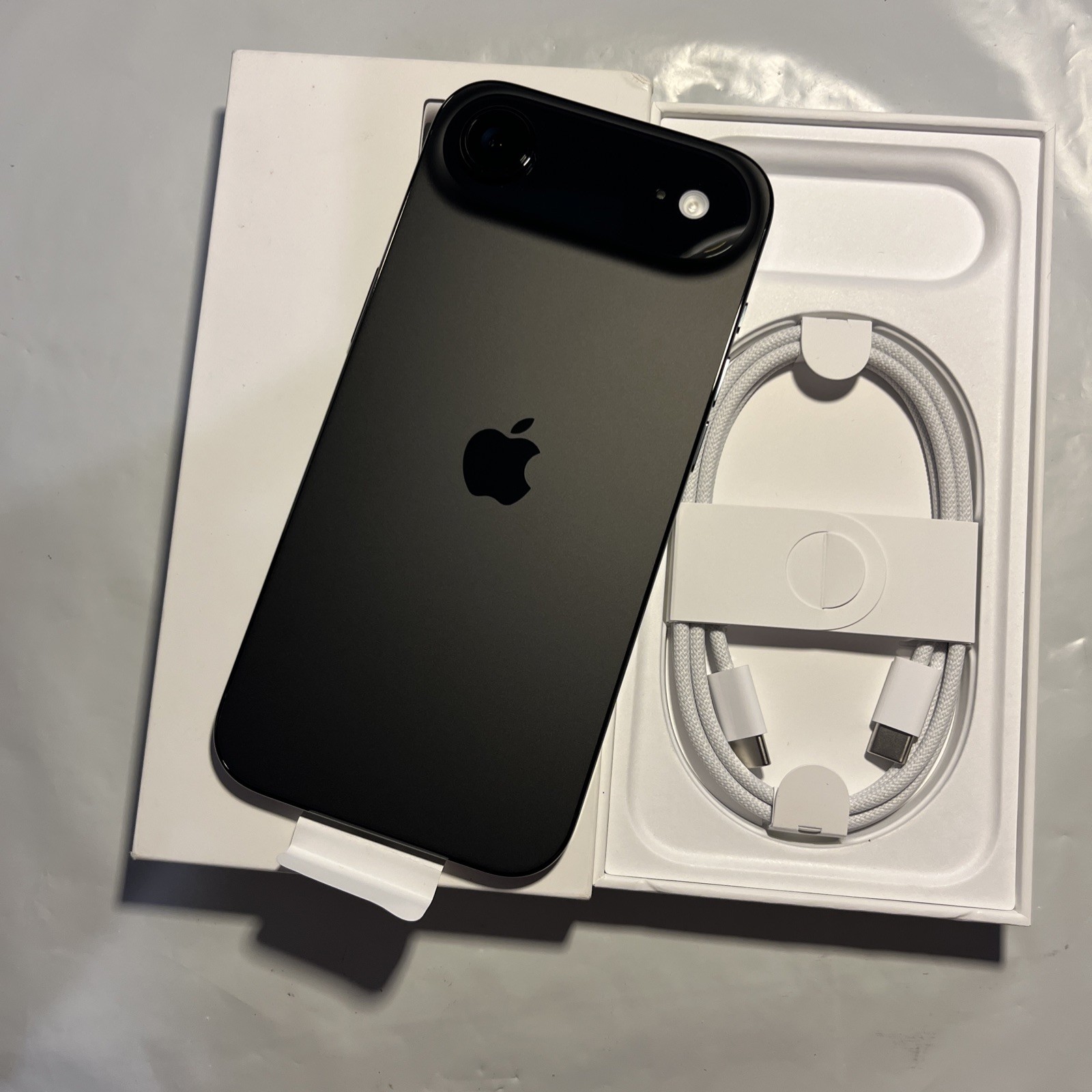 Apple iPhone 17 Air – 256GB ( Unlocked ) NEW (#625)