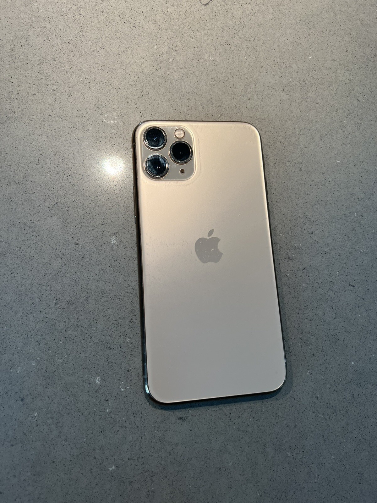 Apple iPhone 11 Pro – 64GB – Gold (Verizon) A2160 (CDMA + GSM)
