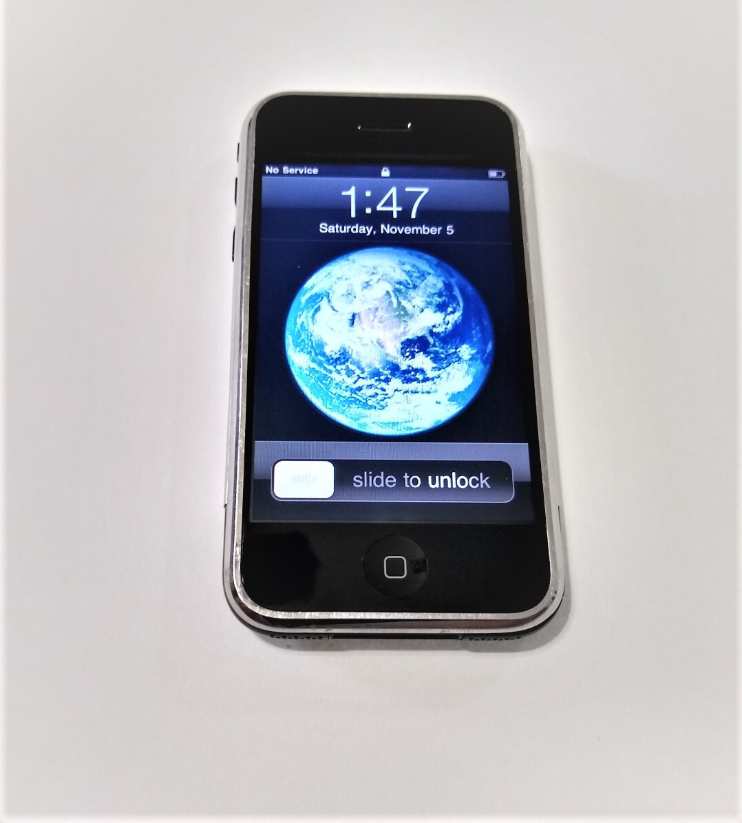 Apple iPhone 1st Generation – 16 GB – Black – A1203 (GSM) Collectable!