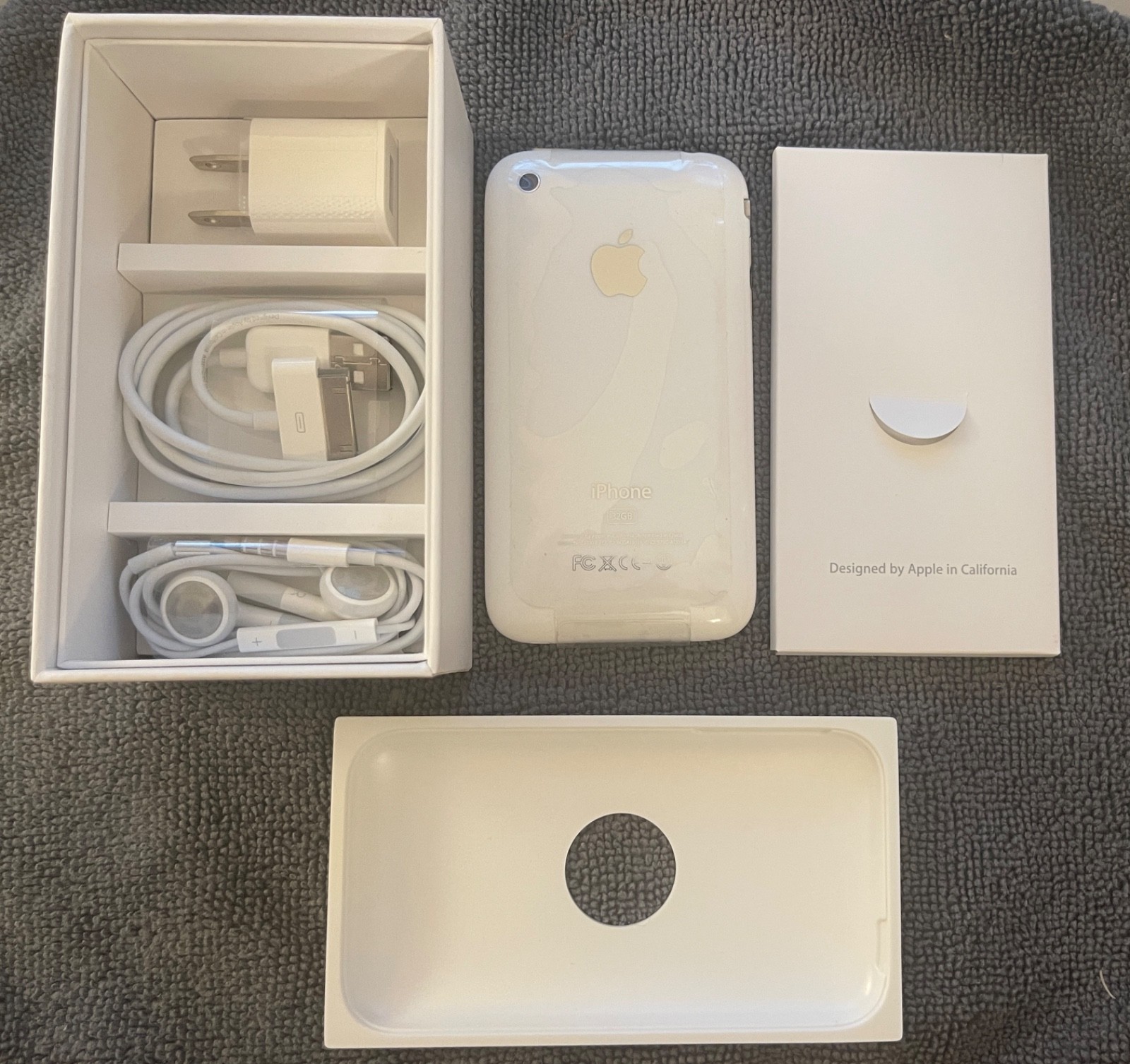 IPHONE APPLE 3GS 32GB WHITE – AT&T – MINT CONDITION