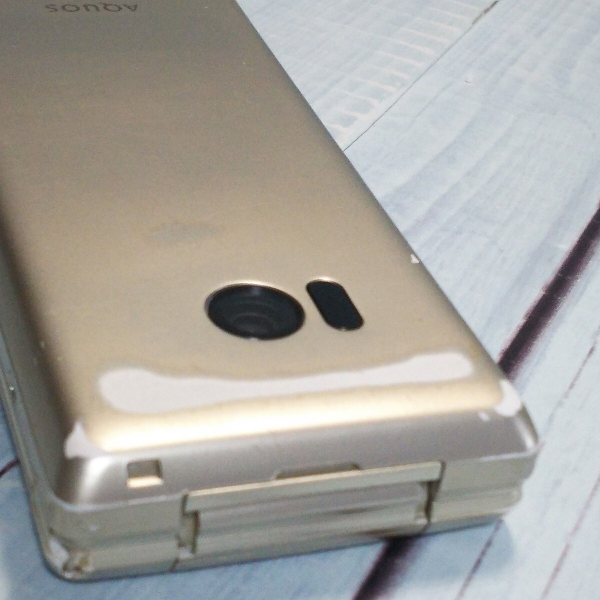 SHARP SH-02L AQUOS KEITAI Gold ANDROID FLIP PHONE UNLOCKED Sim Free from Japan