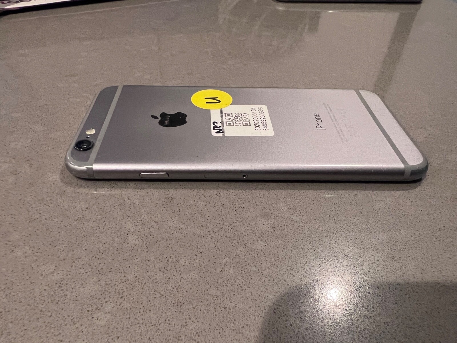 As-is Defective Apple iPhone 6 A1549 16GB – A18