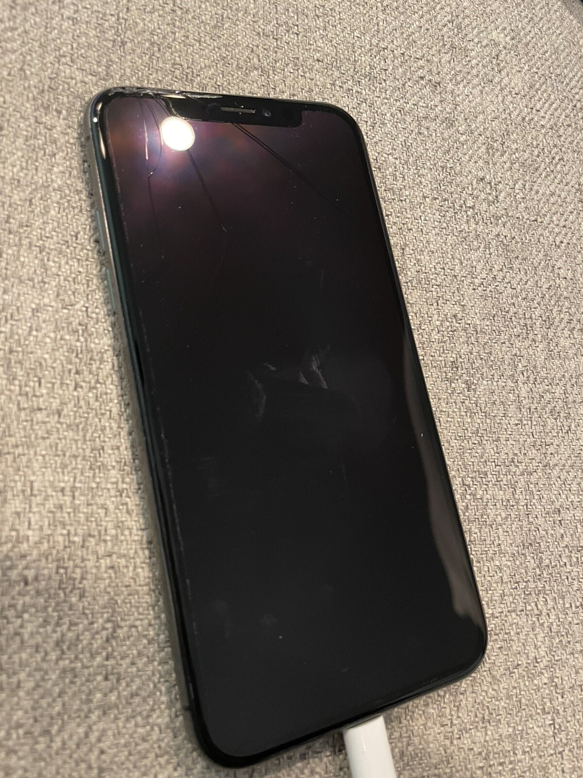 Apple iPhone X – 256GB – Space Gray (Verizon) A1865 (CDMA + GSM)