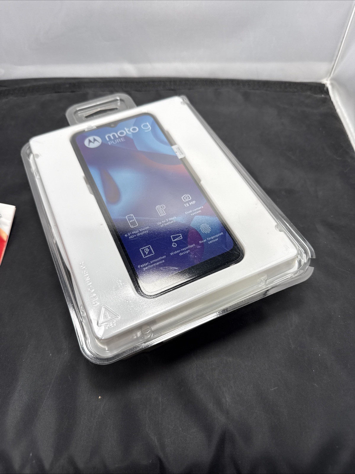 NEW SEALED Motorola Moto G Pure XT2163DL 32GB Deep Indigo TracFone CELL Phone