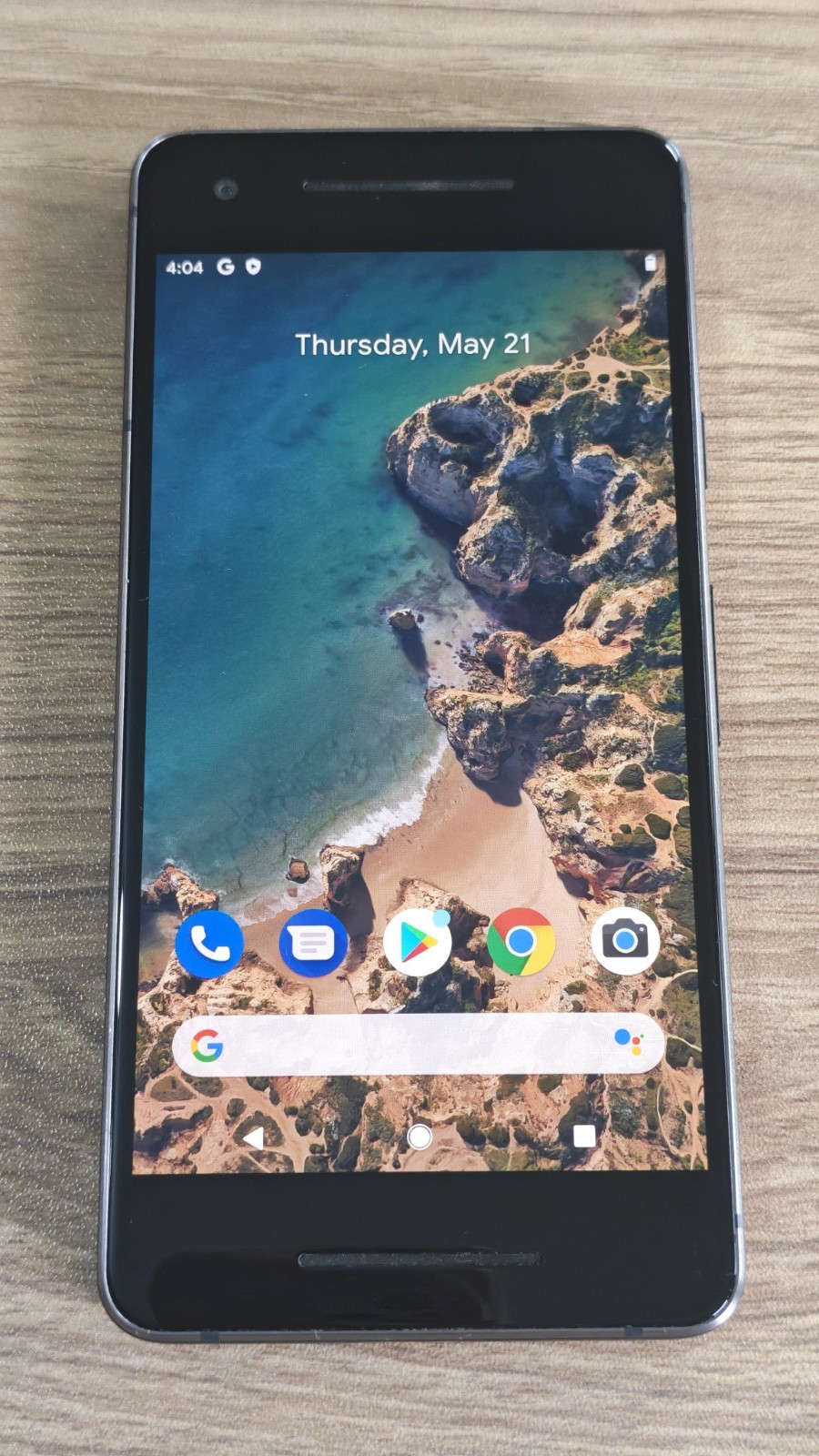 Original Google Pixel 2 Unlocked 64/128 GB Random Color Reboxed With Accessories