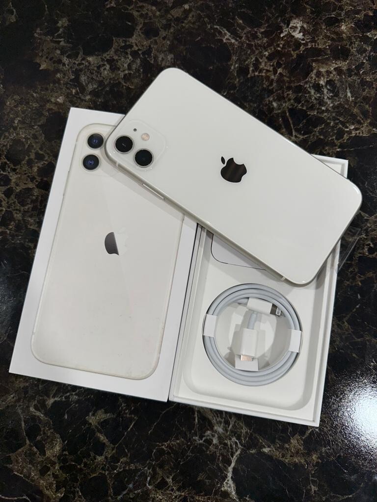 Apple iPhone 11 – 64GB – Black (Boost Mobile) A2111 (CDMA GSM) – Open Box