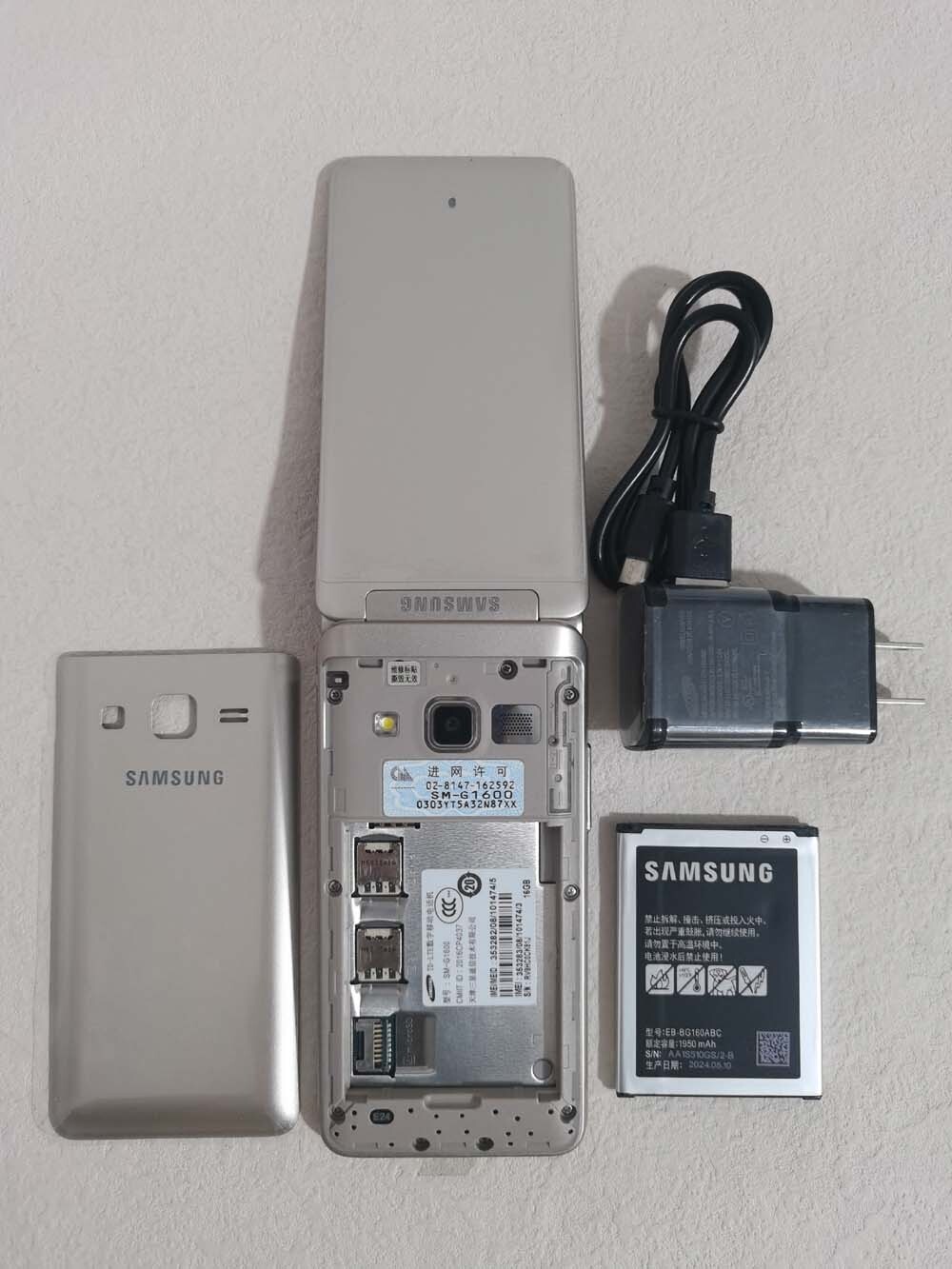 Samsung Galaxy Folder G1600 Dual SIM 16GB Flip SmartPhone (Unlocked )