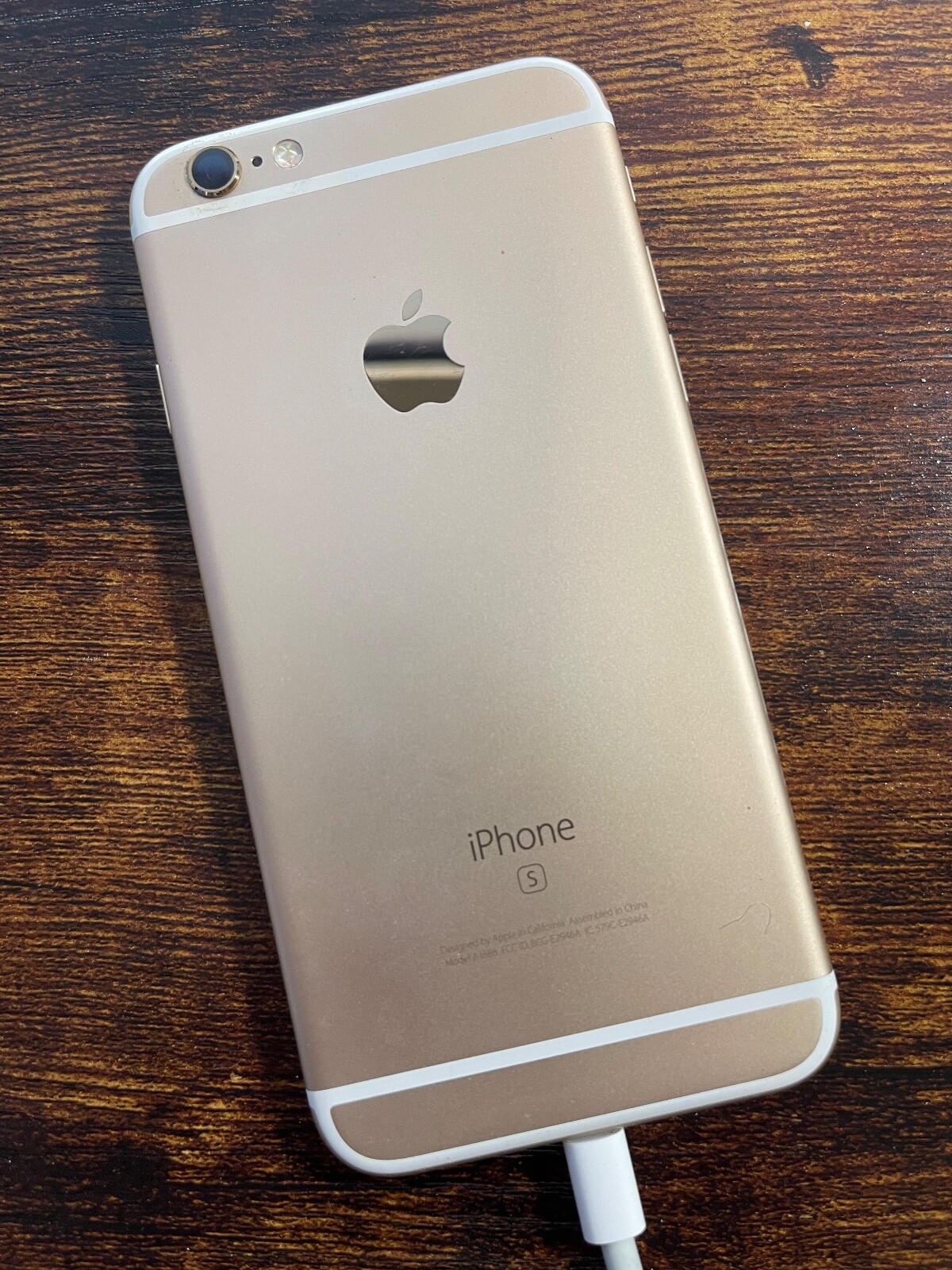 Apple iPhone 6s – 64GB – Gold (Unlocked) A1633 (CDMA + GSM)