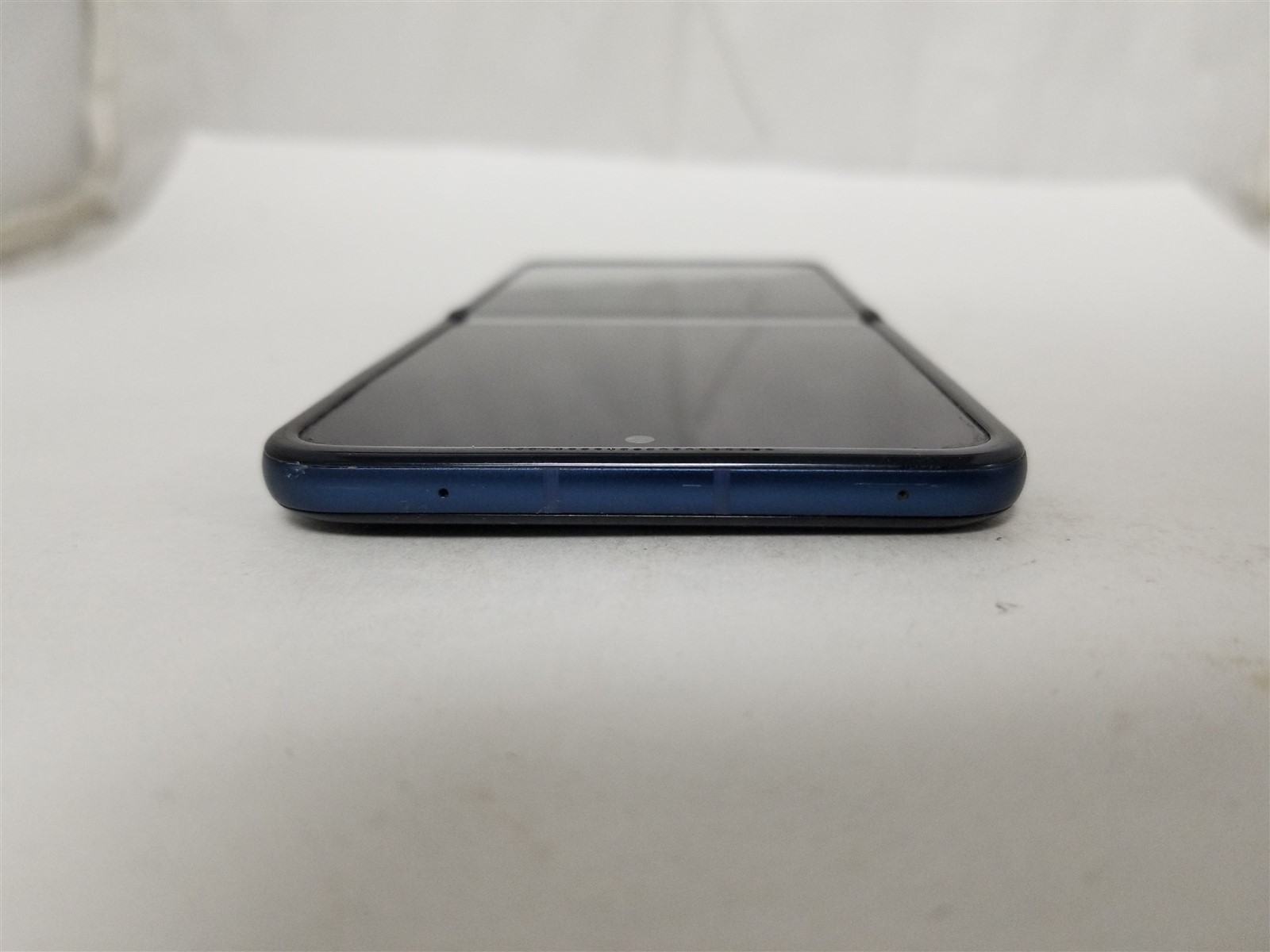 Motorola Razr 2025 256GB Blue XT2553-3 (Spectrum) Damaged zD2525