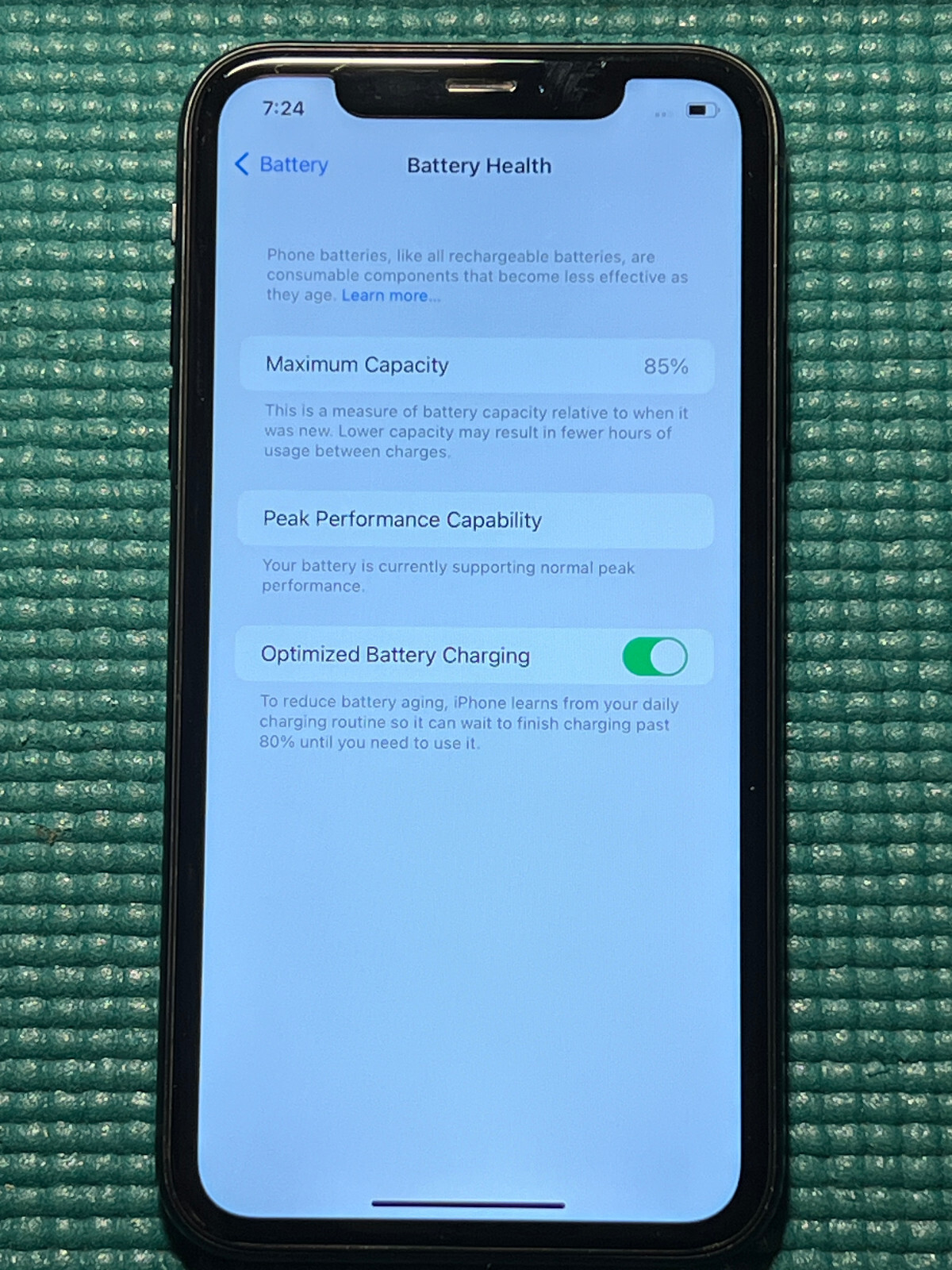 Apple iPhone XR – 128GB – Black (Unlocked) A1984 (CDMA + GSM)