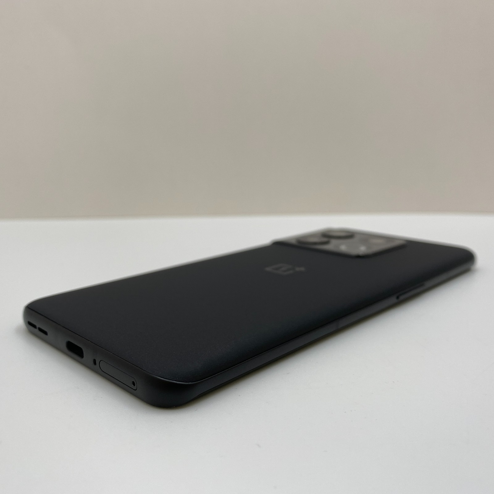 OnePlus 10 Pro – 256GB – Volcanic Black (Unlocked) NE2215 – Open Box