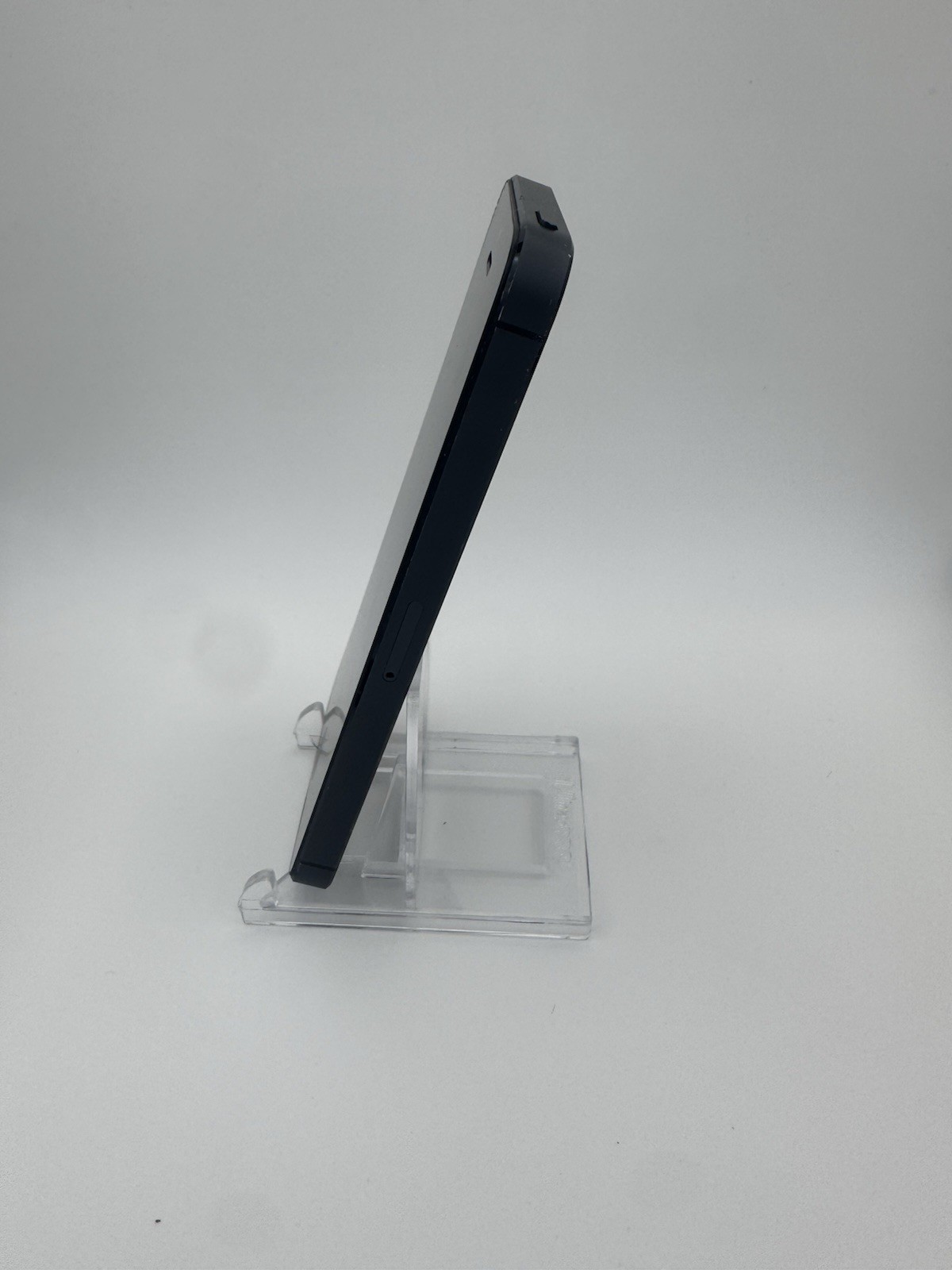 iOS 9.2 Apple iPhone 5 16GB in Black & Slate for AT&T