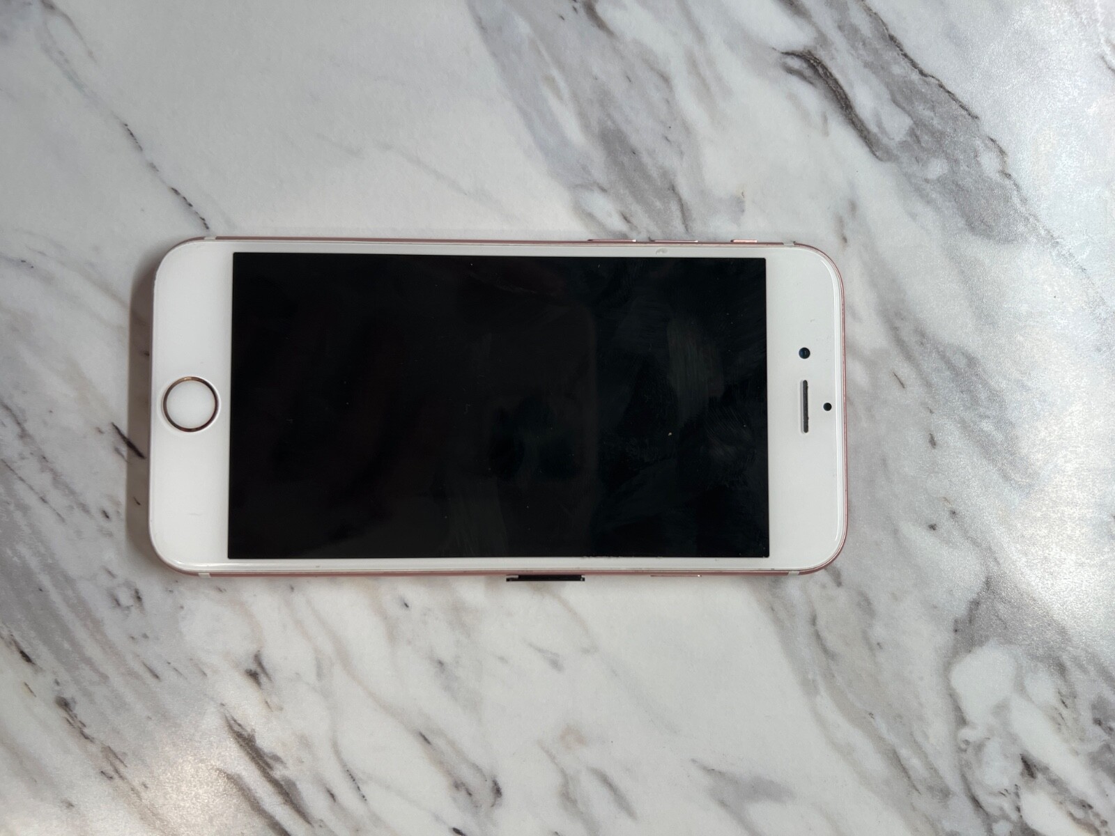 Apple iPhone 6s – 32GB – Rose Gold (Verizon) A1688 (CDMA GSM). No SIM 