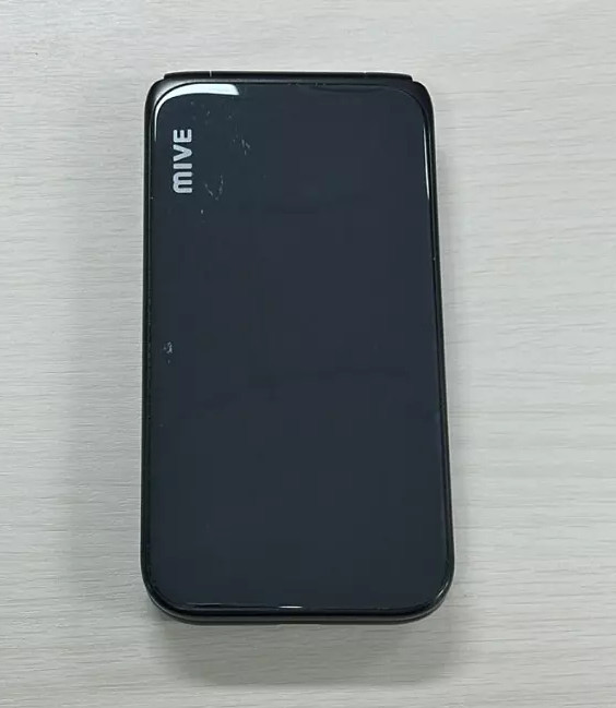 ALT MIVE Style Folder 32GB AT-M120 LTE/3G Unlocked Android Google Flip Phone