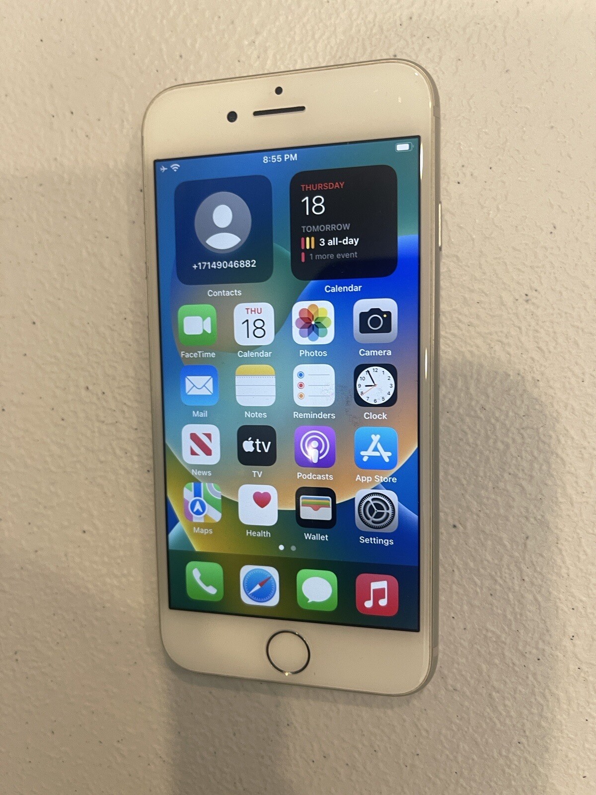 GRADE A  Apple iPhone 8 – 64GB – Silver (AT&T) A1905 (GSM)