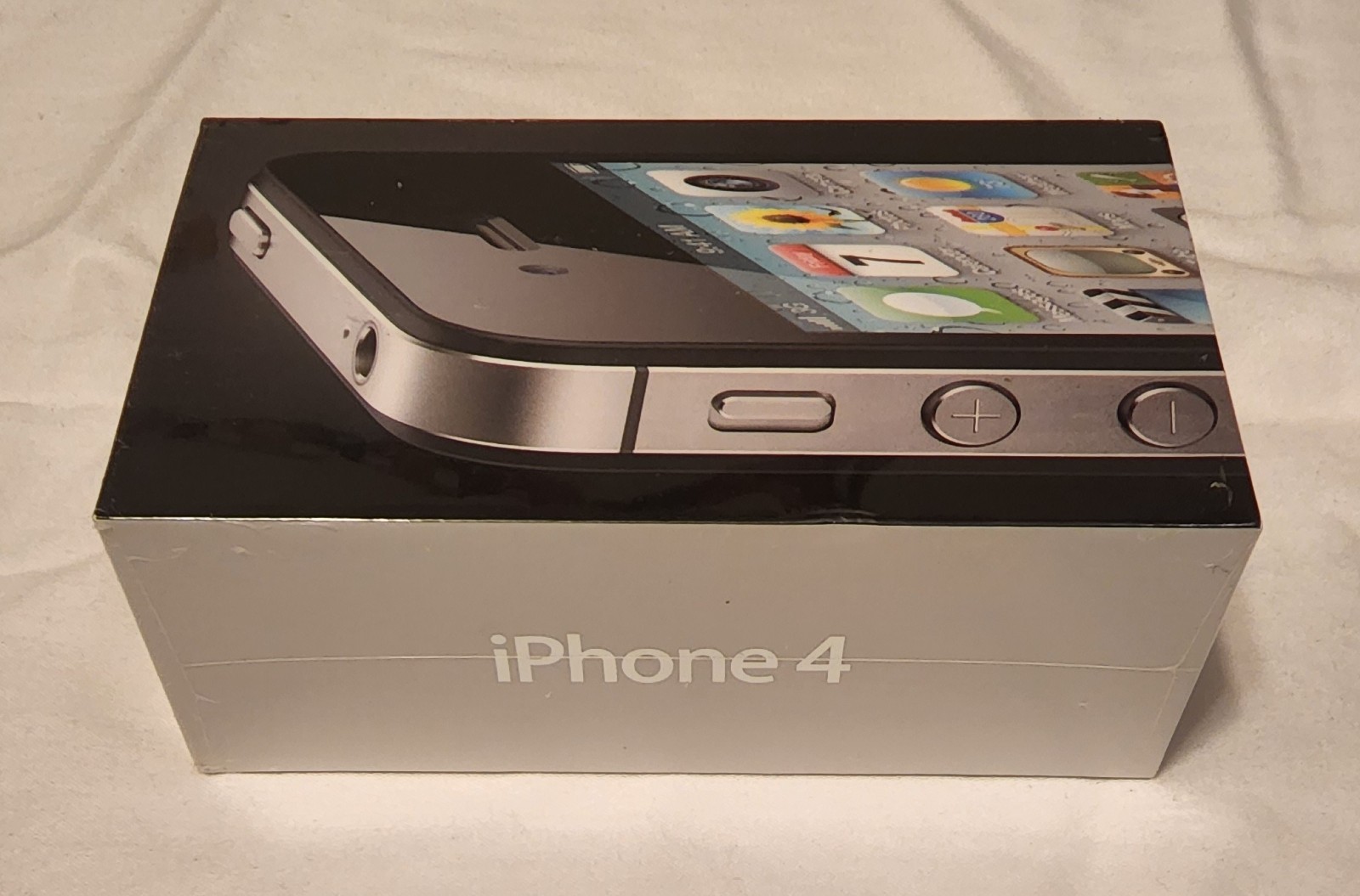 Apple iPhone 4 -8GB – Black – MD146LL/A A1349 NEW Factory Sealed Unopened