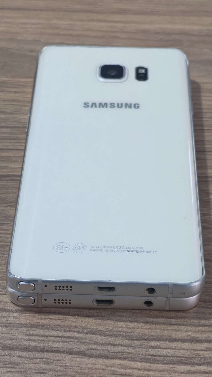 Samsung Galaxy Note5 Unlocked 32GB Random Color With Accessories Tested Well