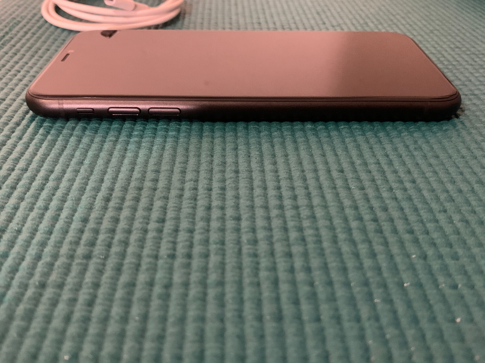 Apple iPhone XR – 128GB – Black (Unlocked) A1984 (CDMA + GSM)