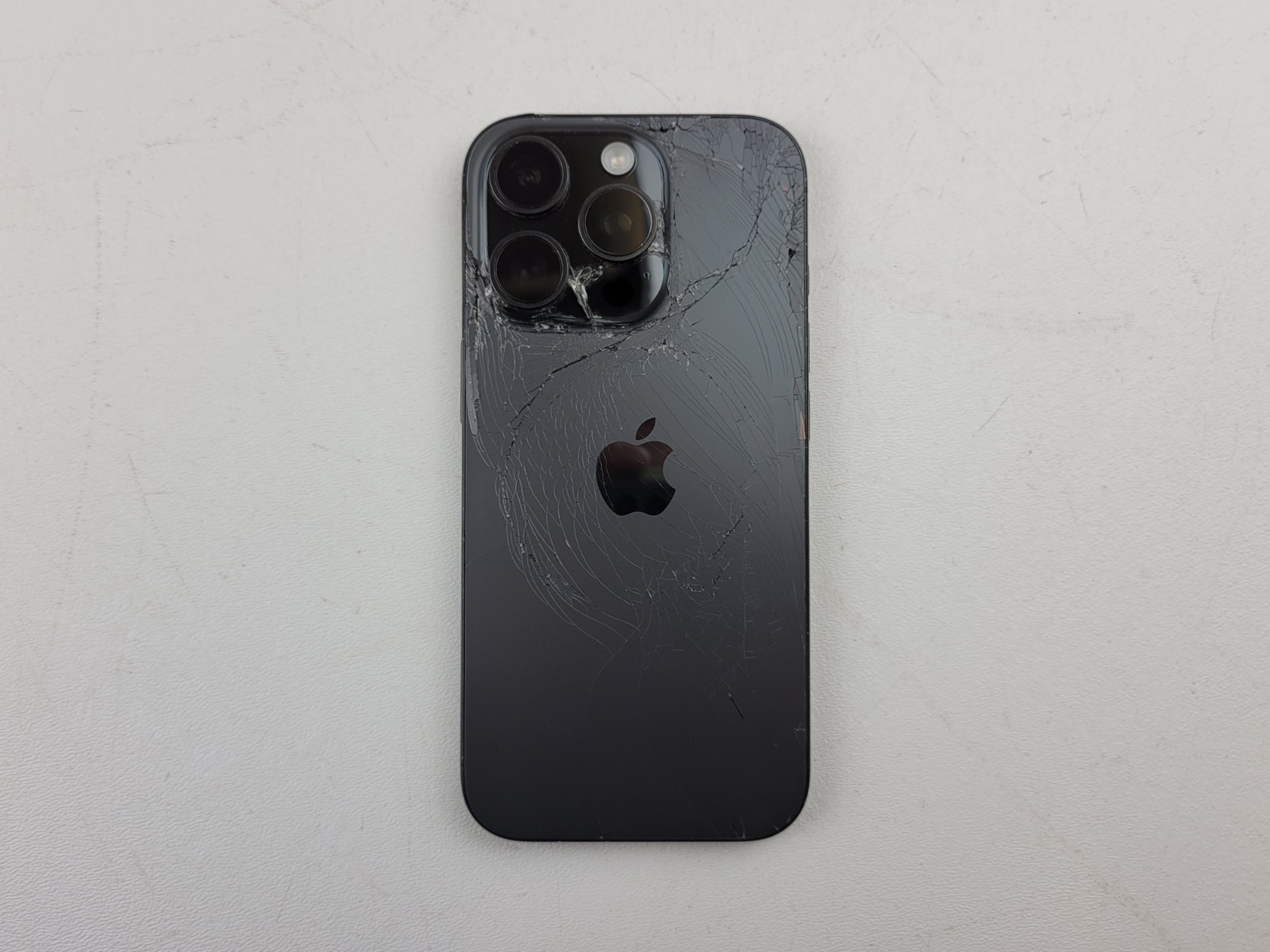 Apple iPhone 16 Pro (A3083) 128GB (Spectrum) – POOR CONDITION – Clean IMEI