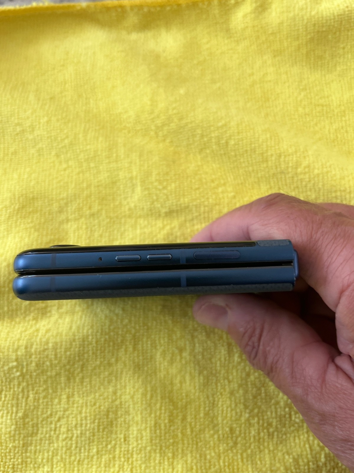 2025 Motorola Razr Blue 256GB Unlocked 9/10 Condition