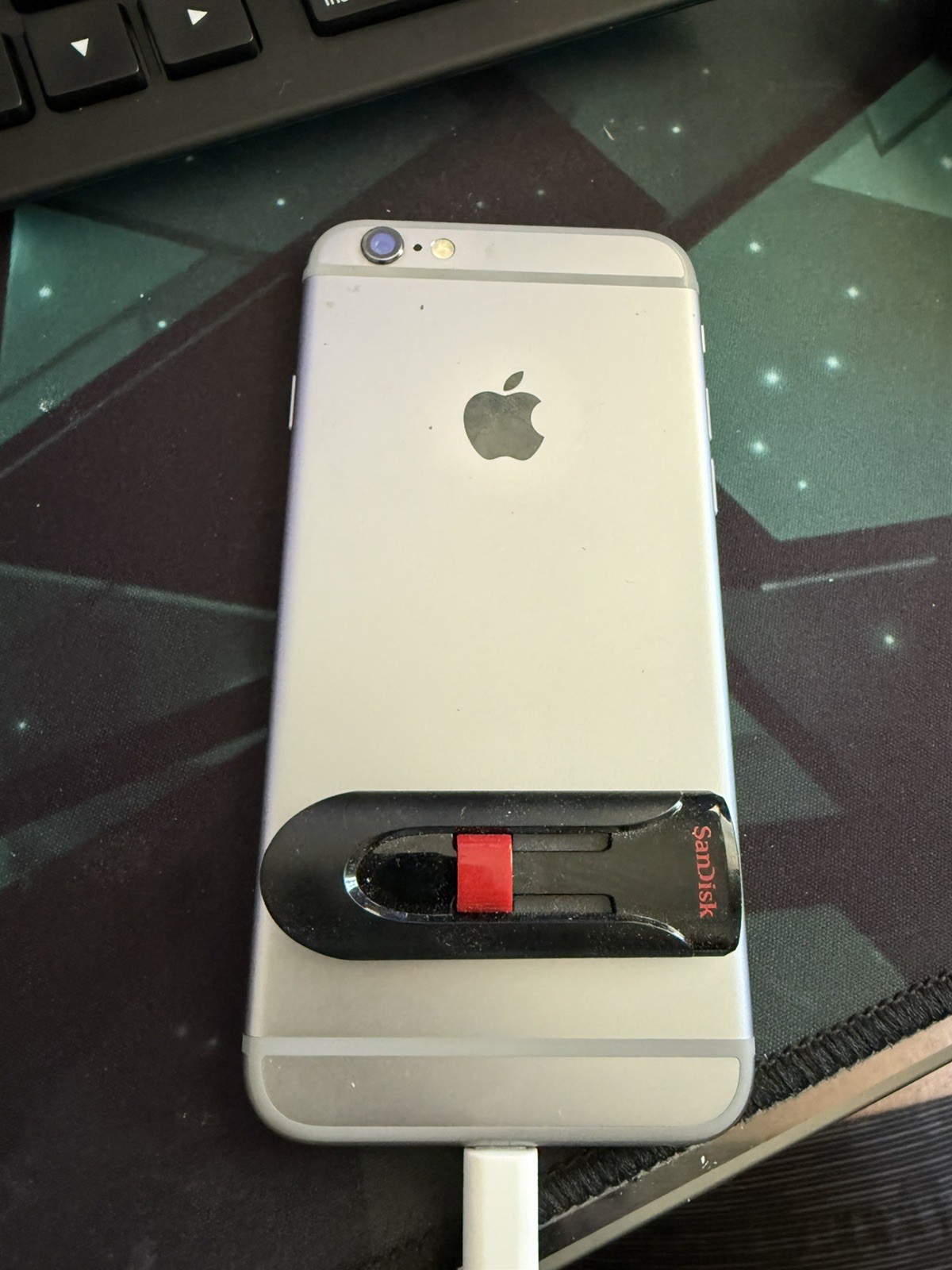 Apple iPhone 6 – 64 GB – Space Gray (Unlocked)