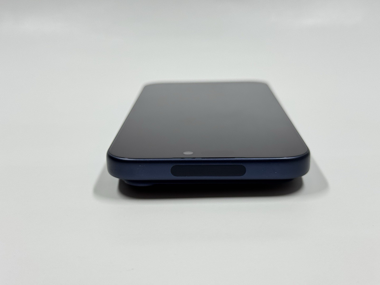 Apple iPhone 17 Pro Max 256GB Deep Blue (AT&T) – WiFi/Parts Only, Excellent