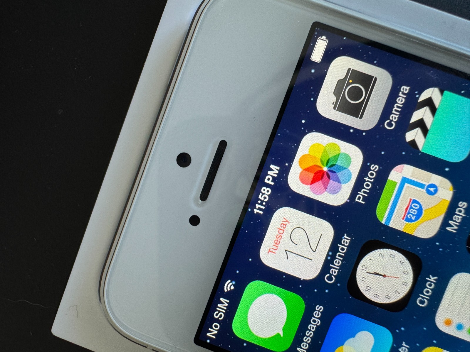 Apple iPhone 5s 32GB Silver A1457 Unlocked Open Box New w/ Original Box